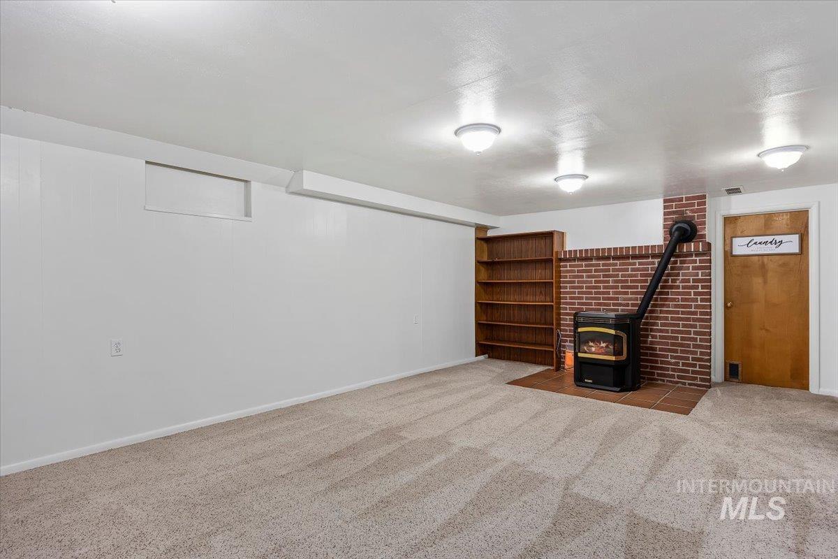 371 DuBois, Twin Falls, Idaho 83301, 5 Bedrooms, 1 Bathroom, Residential For Sale, Price $334,000, 98945252