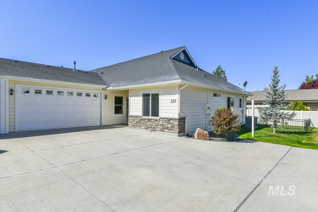 325 S Whisperwood Way, Boise, Idaho 83709, 3 Bedrooms, 2 Bathrooms, Residential For Sale, Price $449,000, 98945288