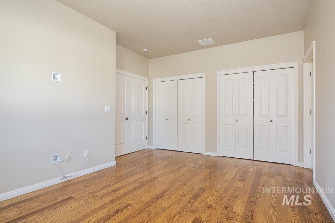 325 S Whisperwood Way, Boise, Idaho 83709, 3 Bedrooms, 2 Bathrooms, Residential For Sale, Price $449,000, 98945288