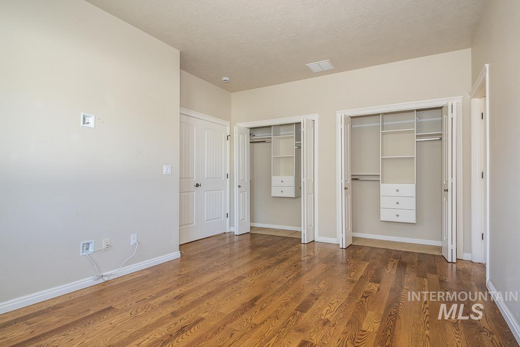 325 S Whisperwood Way, Boise, Idaho 83709, 3 Bedrooms, 2 Bathrooms, Residential For Sale, Price $449,000, 98945288