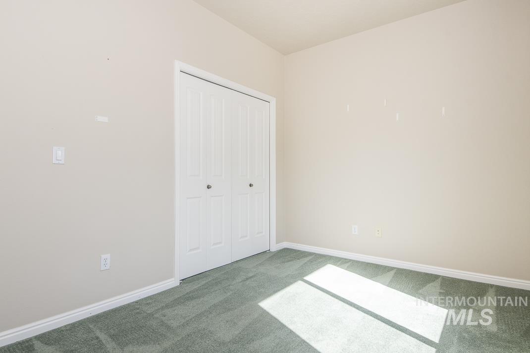 325 S Whisperwood Way, Boise, Idaho 83709, 3 Bedrooms, 2 Bathrooms, Residential For Sale, Price $449,000, 98945288