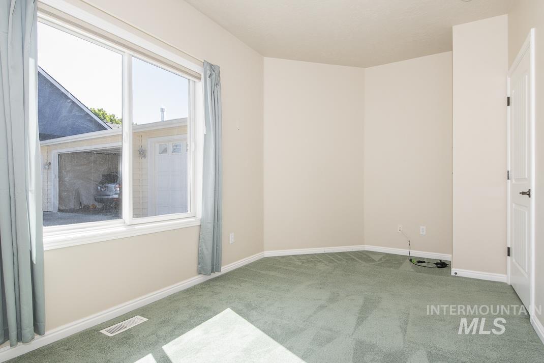 325 S Whisperwood Way, Boise, Idaho 83709, 3 Bedrooms, 2 Bathrooms, Residential For Sale, Price $449,000, 98945288