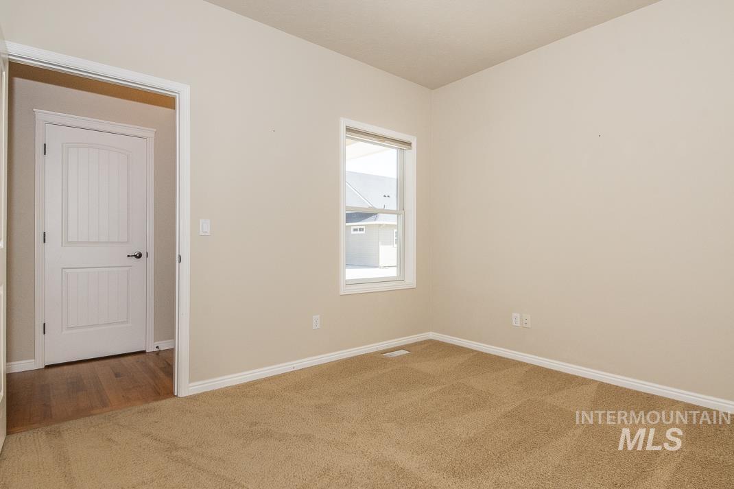 325 S Whisperwood Way, Boise, Idaho 83709, 3 Bedrooms, 2 Bathrooms, Residential For Sale, Price $449,000, 98945288