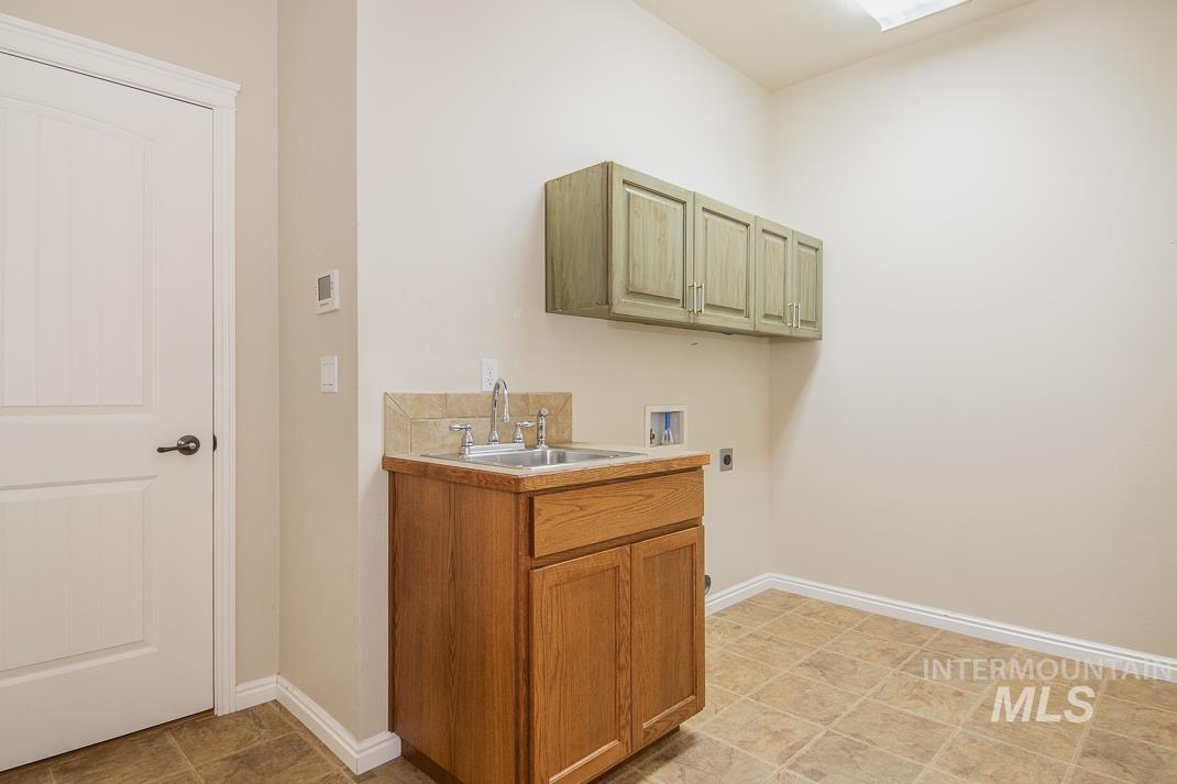 325 S Whisperwood Way, Boise, Idaho 83709, 3 Bedrooms, 2 Bathrooms, Residential For Sale, Price $449,000, 98945288