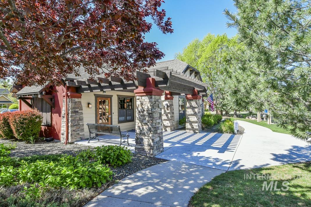 325 S Whisperwood Way, Boise, Idaho 83709, 3 Bedrooms, 2 Bathrooms, Residential For Sale, Price $449,000, 98945288