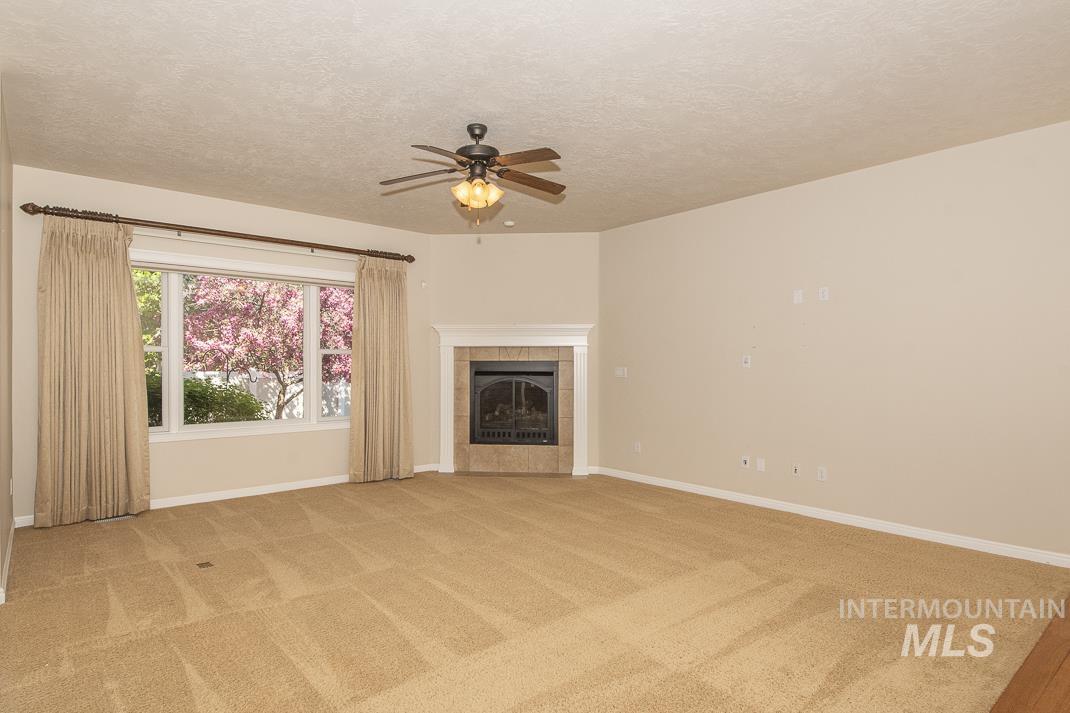 325 S Whisperwood Way, Boise, Idaho 83709, 3 Bedrooms, 2 Bathrooms, Residential For Sale, Price $449,000, 98945288