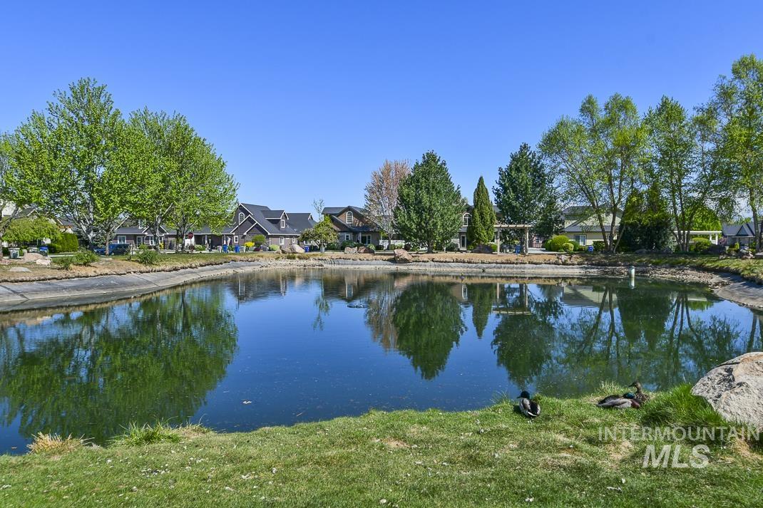 325 S Whisperwood Way, Boise, Idaho 83709, 3 Bedrooms, 2 Bathrooms, Residential For Sale, Price $449,000, 98945288