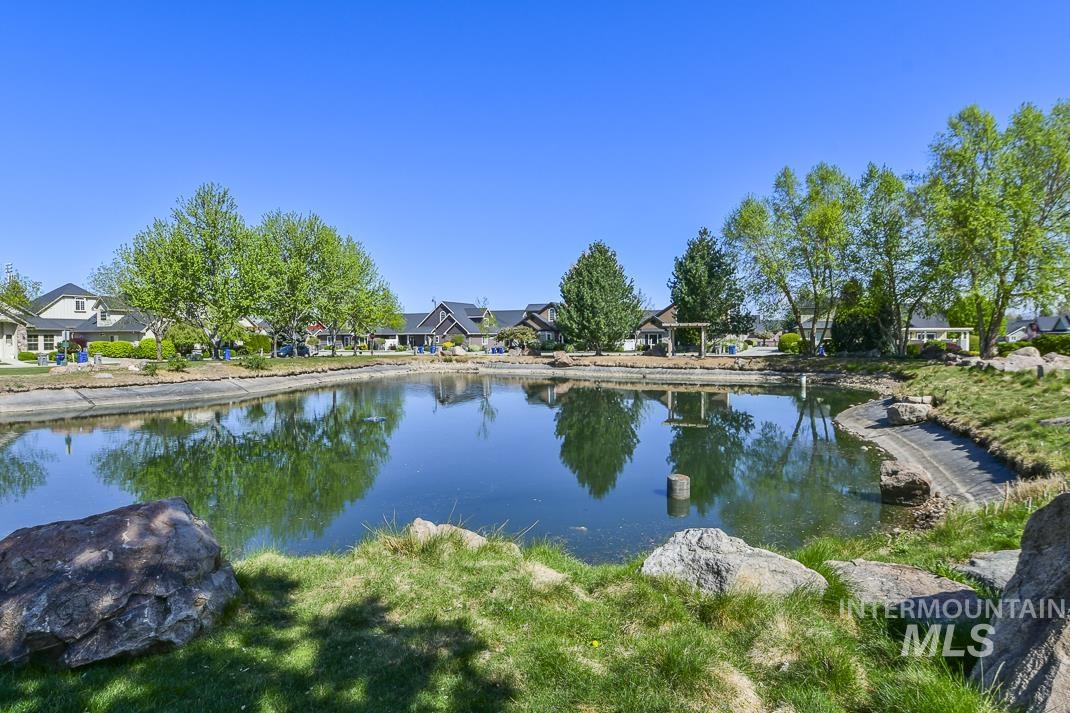 325 S Whisperwood Way, Boise, Idaho 83709, 3 Bedrooms, 2 Bathrooms, Residential For Sale, Price $449,000, 98945288