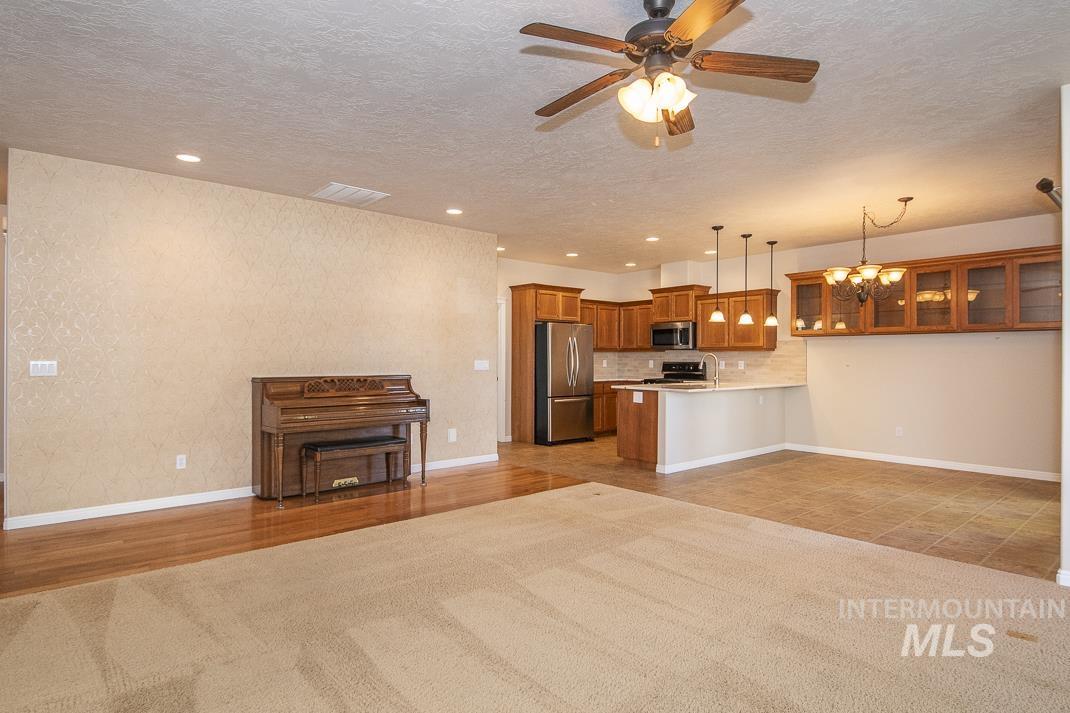 325 S Whisperwood Way, Boise, Idaho 83709, 3 Bedrooms, 2 Bathrooms, Residential For Sale, Price $449,000, 98945288