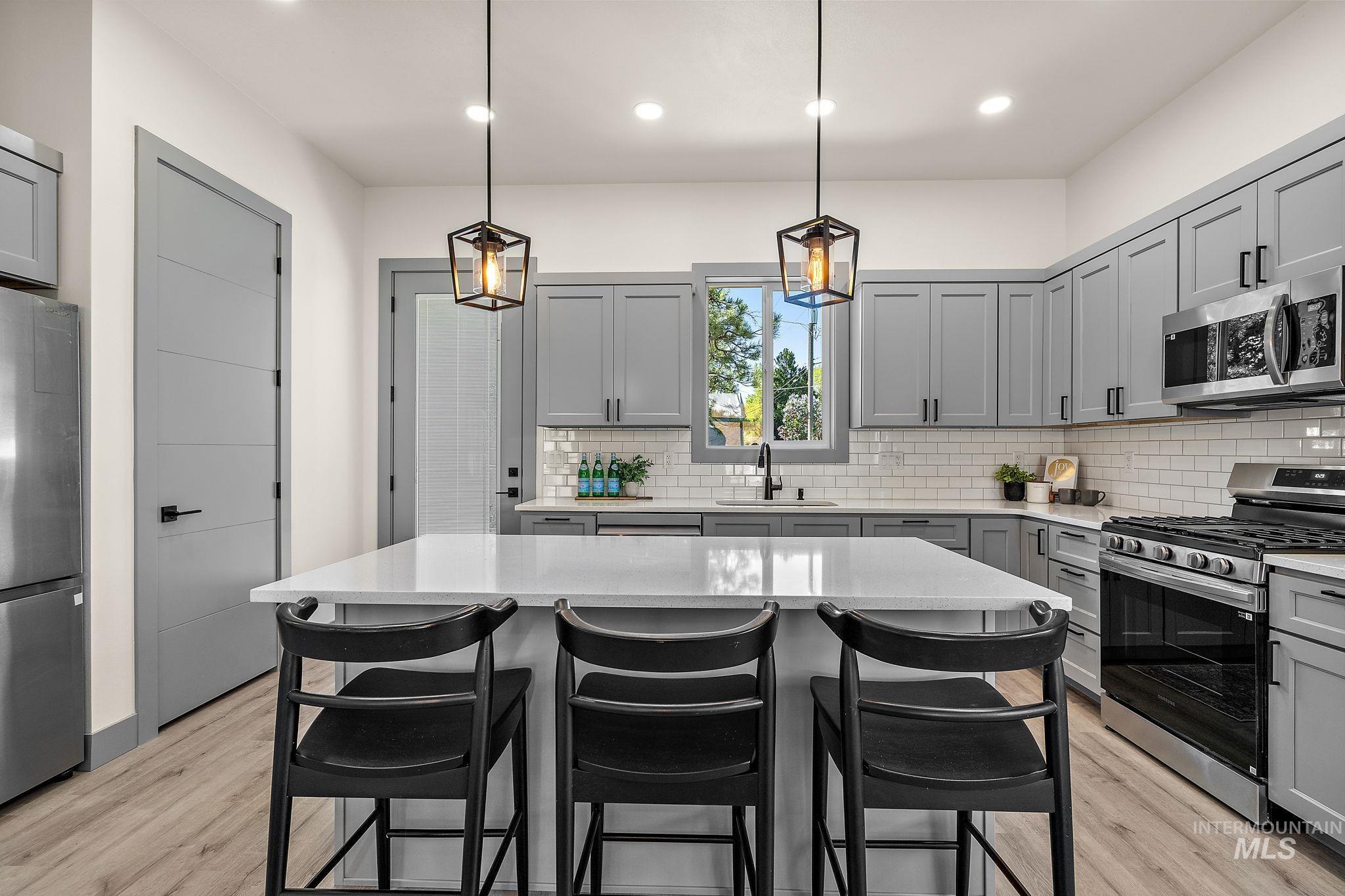 6825 W Ustick, Boise, Idaho 83704, 3 Bedrooms, 2.5 Bathrooms, Residential For Sale, Price $599,900,MLS 98945349