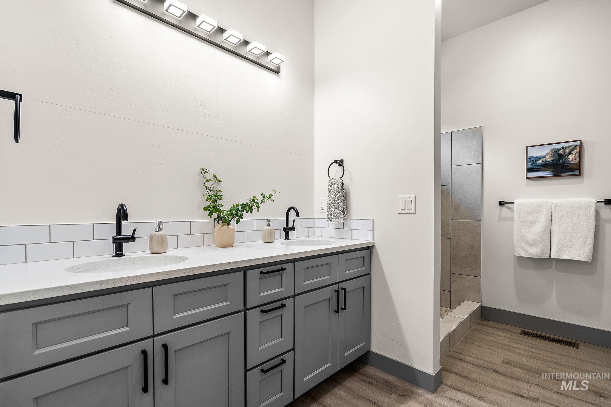 6825 W Ustick, Boise, Idaho 83704, 3 Bedrooms, 2.5 Bathrooms, Residential For Sale, Price $569,000, 98945349