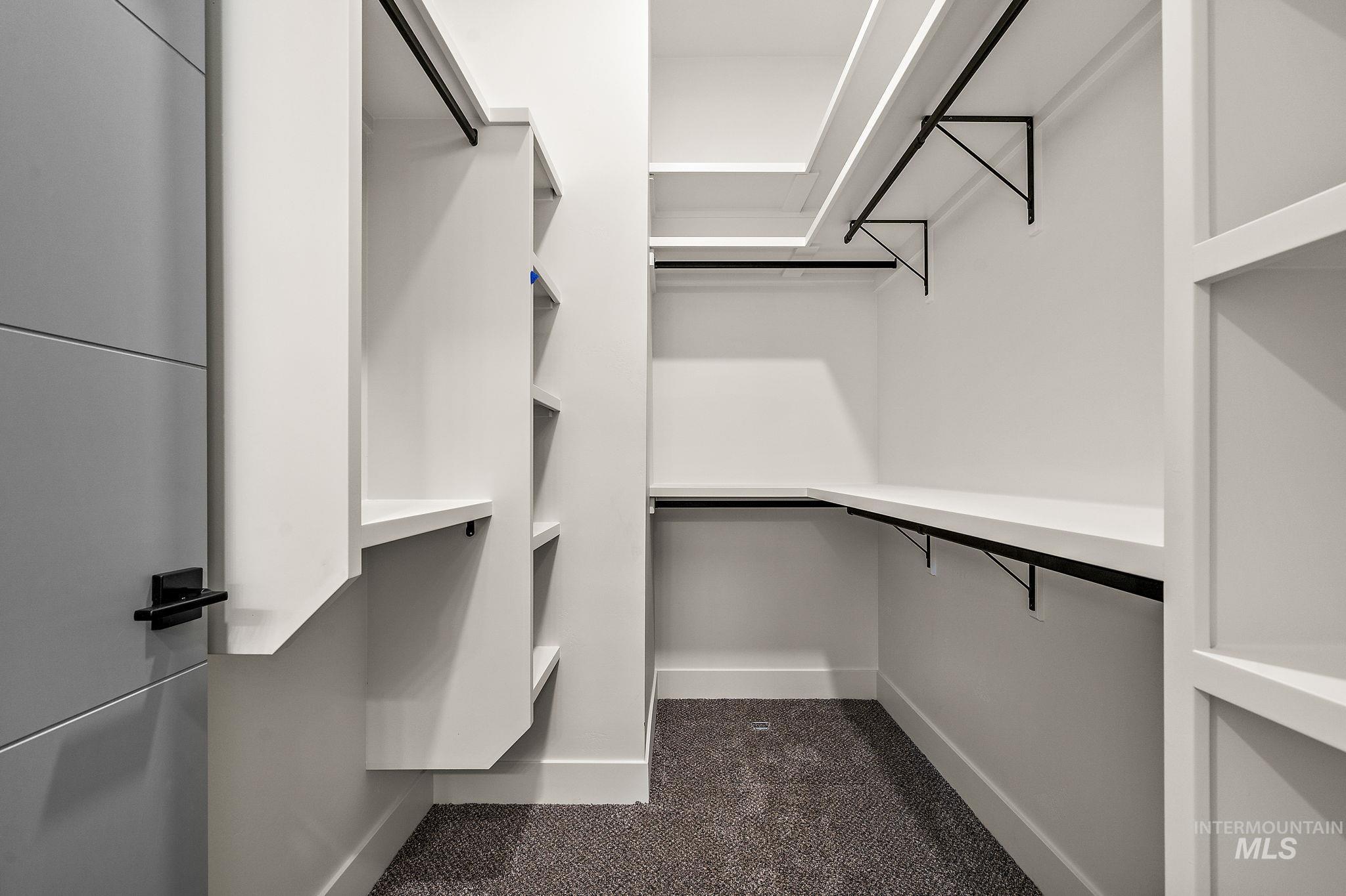 6825 W Ustick, Boise, Idaho 83704, 3 Bedrooms, 2.5 Bathrooms, Residential For Sale, Price $569,000, 98945349