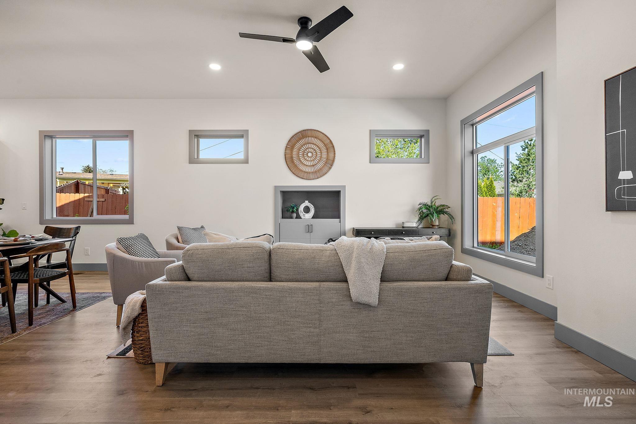 6825 W Ustick, Boise, Idaho 83704, 3 Bedrooms, 2.5 Bathrooms, Residential For Sale, Price $599,900,MLS 98945349