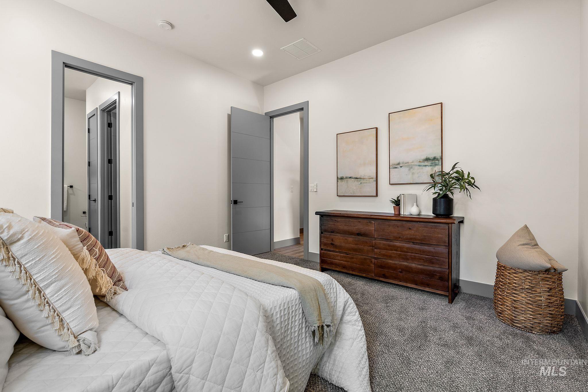 6825 W Ustick, Boise, Idaho 83704, 3 Bedrooms, 2.5 Bathrooms, Residential For Sale, Price $569,000, 98945349