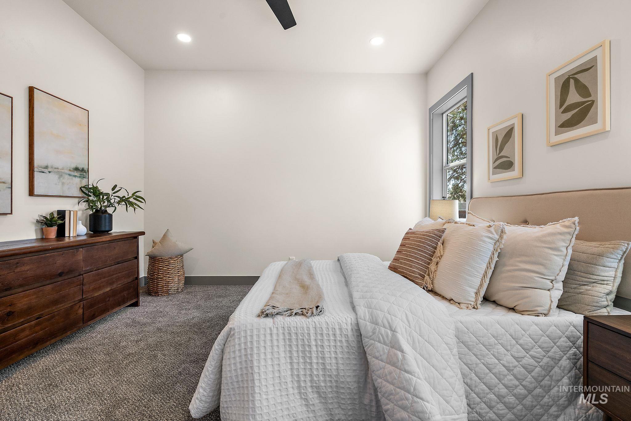 6825 W Ustick, Boise, Idaho 83704, 3 Bedrooms, 2.5 Bathrooms, Residential For Sale, Price $569,000, 98945349