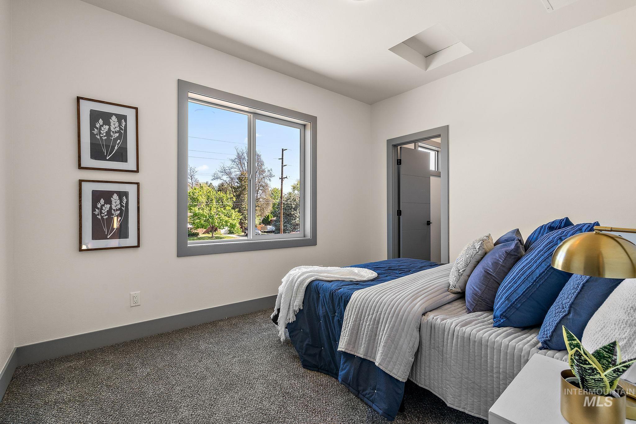 6825 W Ustick, Boise, Idaho 83704, 3 Bedrooms, 2.5 Bathrooms, Residential For Sale, Price $569,000, 98945349