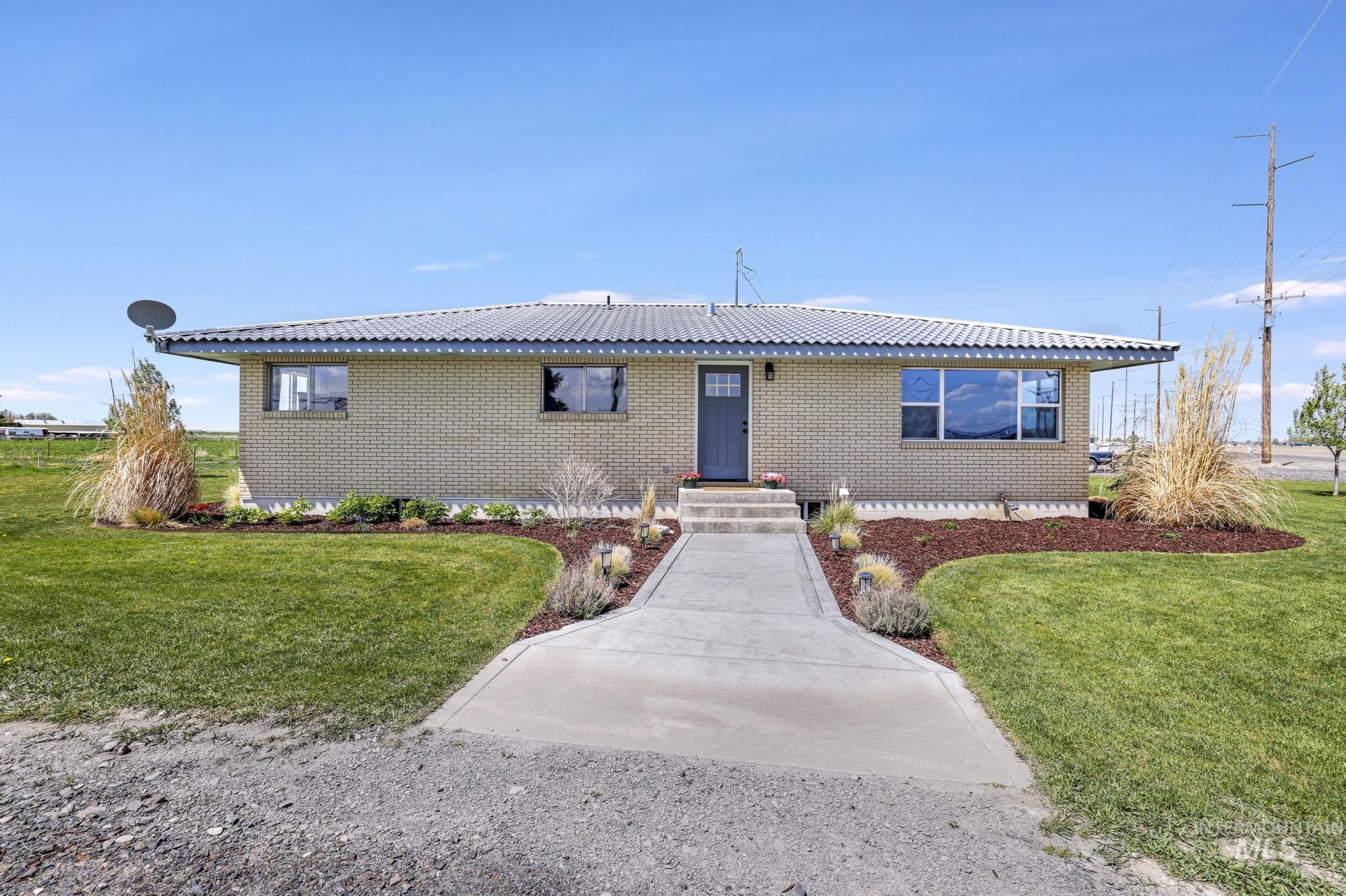 294 S 100 W, Burley, Idaho 83318-0000, 4 Bedrooms, 3 Bathrooms, Residential For Sale, Price $650,000, 98945515