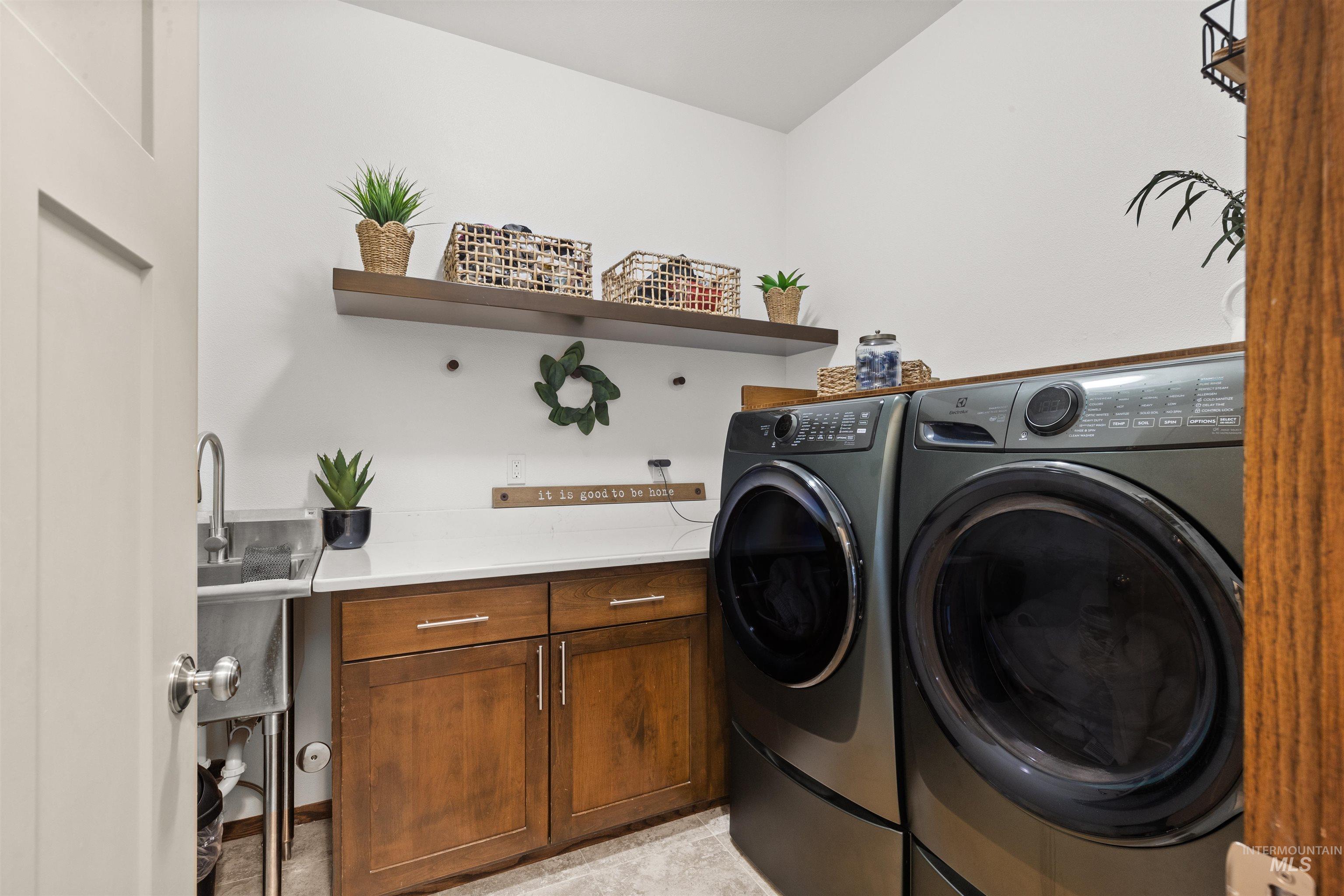 2510 Westridge Court, Clarkston, Washington 99403, 4 Bedrooms, 3 Bathrooms, Residential For Sale, Price $675,000,MLS 98945655