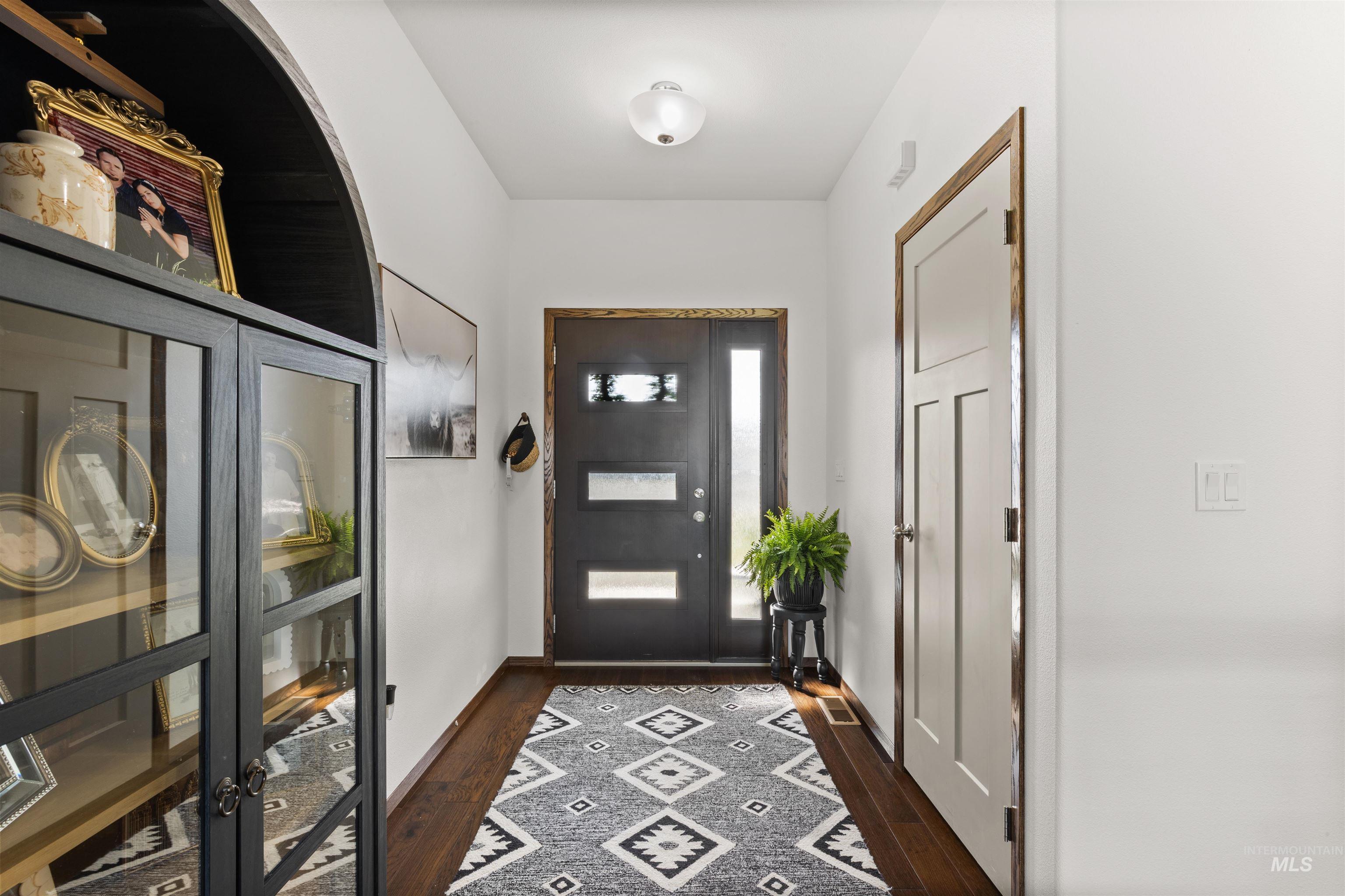 2510 Westridge Court, Clarkston, Washington 99403, 4 Bedrooms, 3 Bathrooms, Residential For Sale, Price $675,000,MLS 98945655