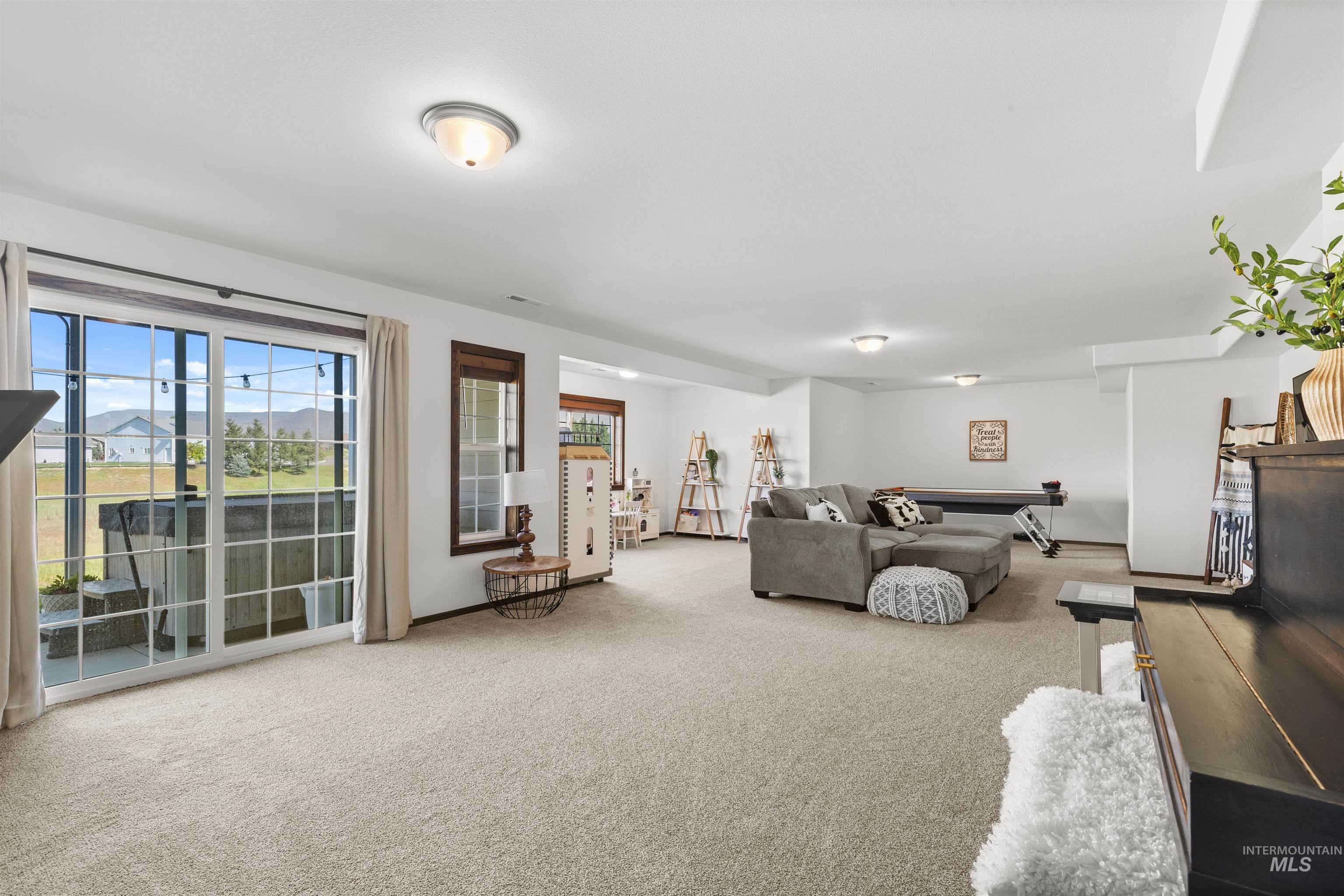 2510 Westridge Court, Clarkston, Washington 99403, 4 Bedrooms, 3 Bathrooms, Residential For Sale, Price $675,000,MLS 98945655