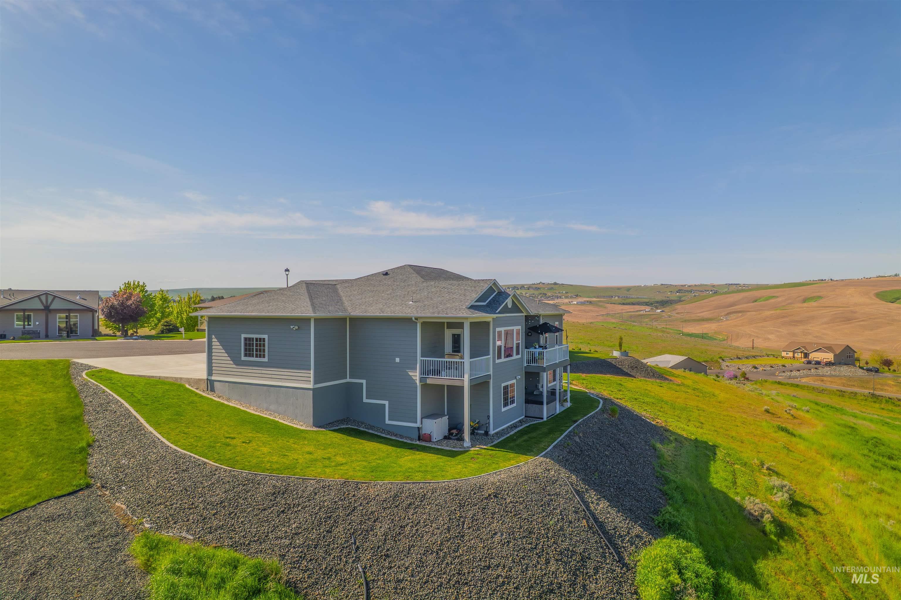 2510 Westridge Court, Clarkston, Washington 99403, 4 Bedrooms, 3 Bathrooms, Residential For Sale, Price $675,000,MLS 98945655