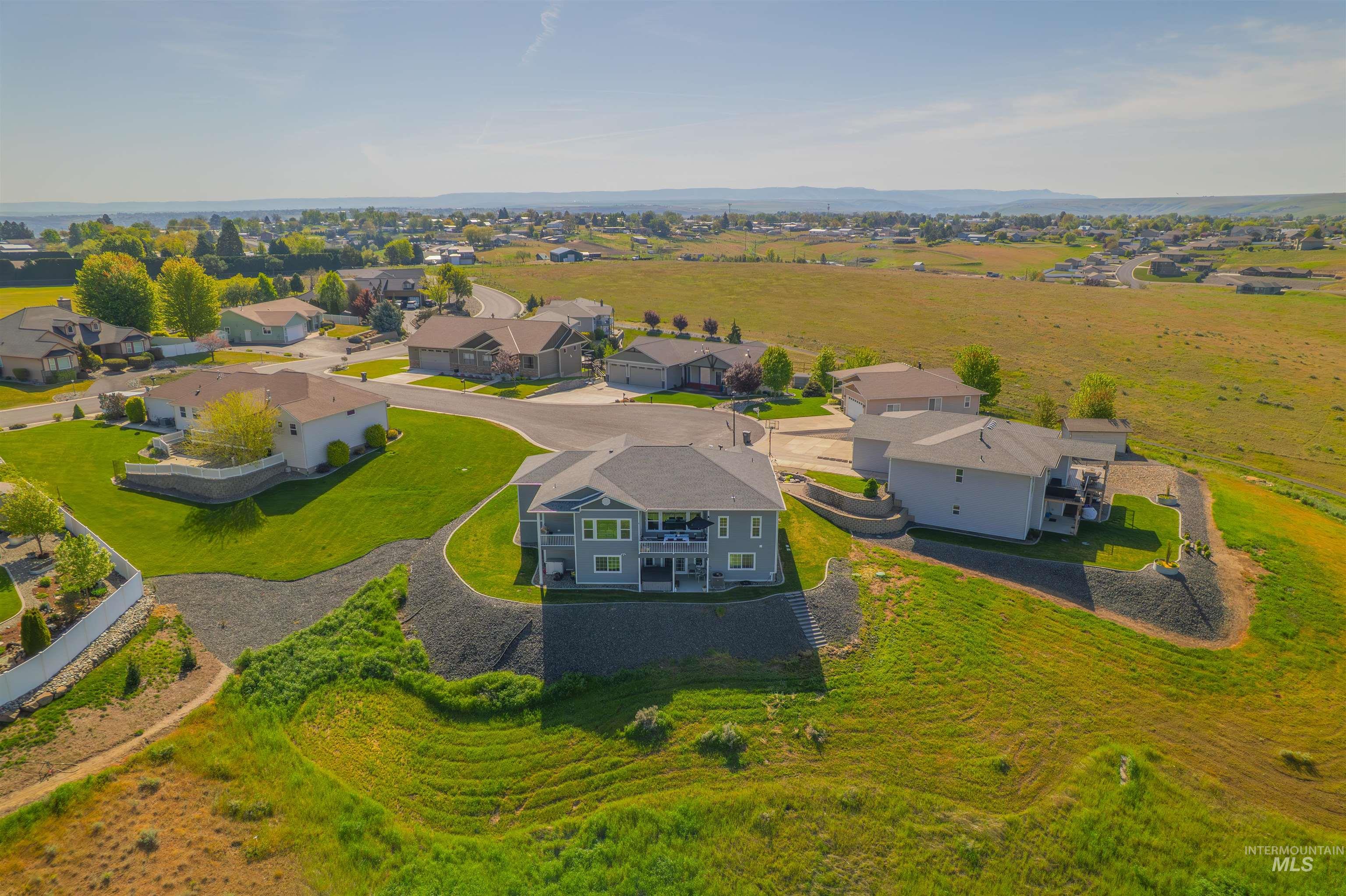 2510 Westridge Court, Clarkston, Washington 99403, 4 Bedrooms, 3 Bathrooms, Residential For Sale, Price $675,000,MLS 98945655