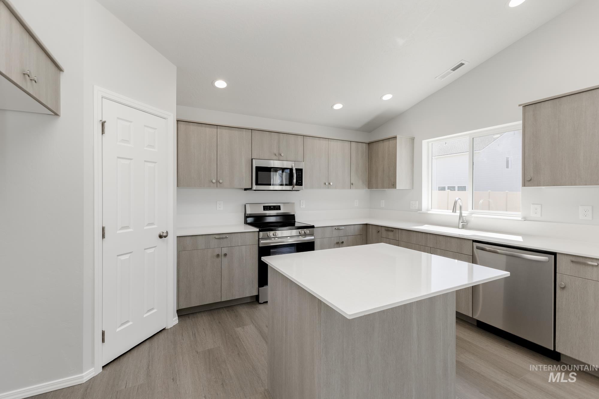 4922 Blue Silver St, Caldwell, Idaho 83605, 4 Bedrooms, 2 Bathrooms, Residential For Sale, Price $414,990,MLS 98945715