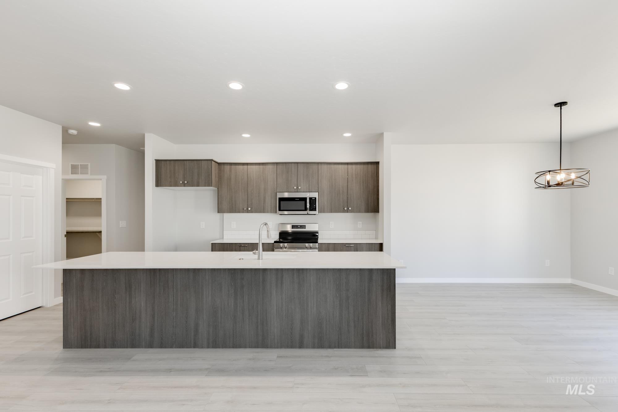 629 W Snowy Owl St, Kuna, Idaho 83634, 4 Bedrooms, 2 Bathrooms, Residential For Sale, Price $549,990, 98945723