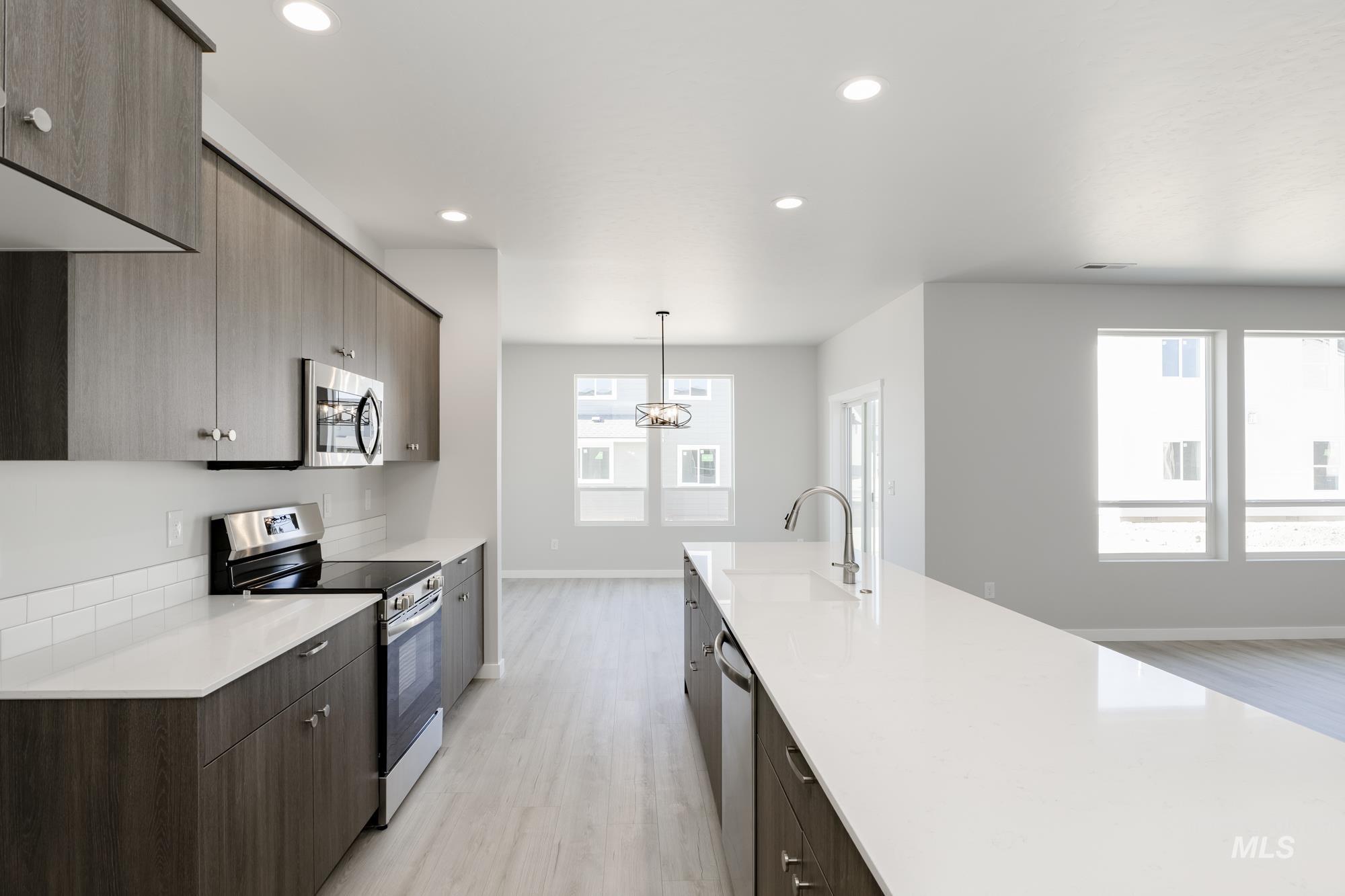 629 W Snowy Owl St, Kuna, Idaho 83634, 4 Bedrooms, 2 Bathrooms, Residential For Sale, Price $549,990, 98945723