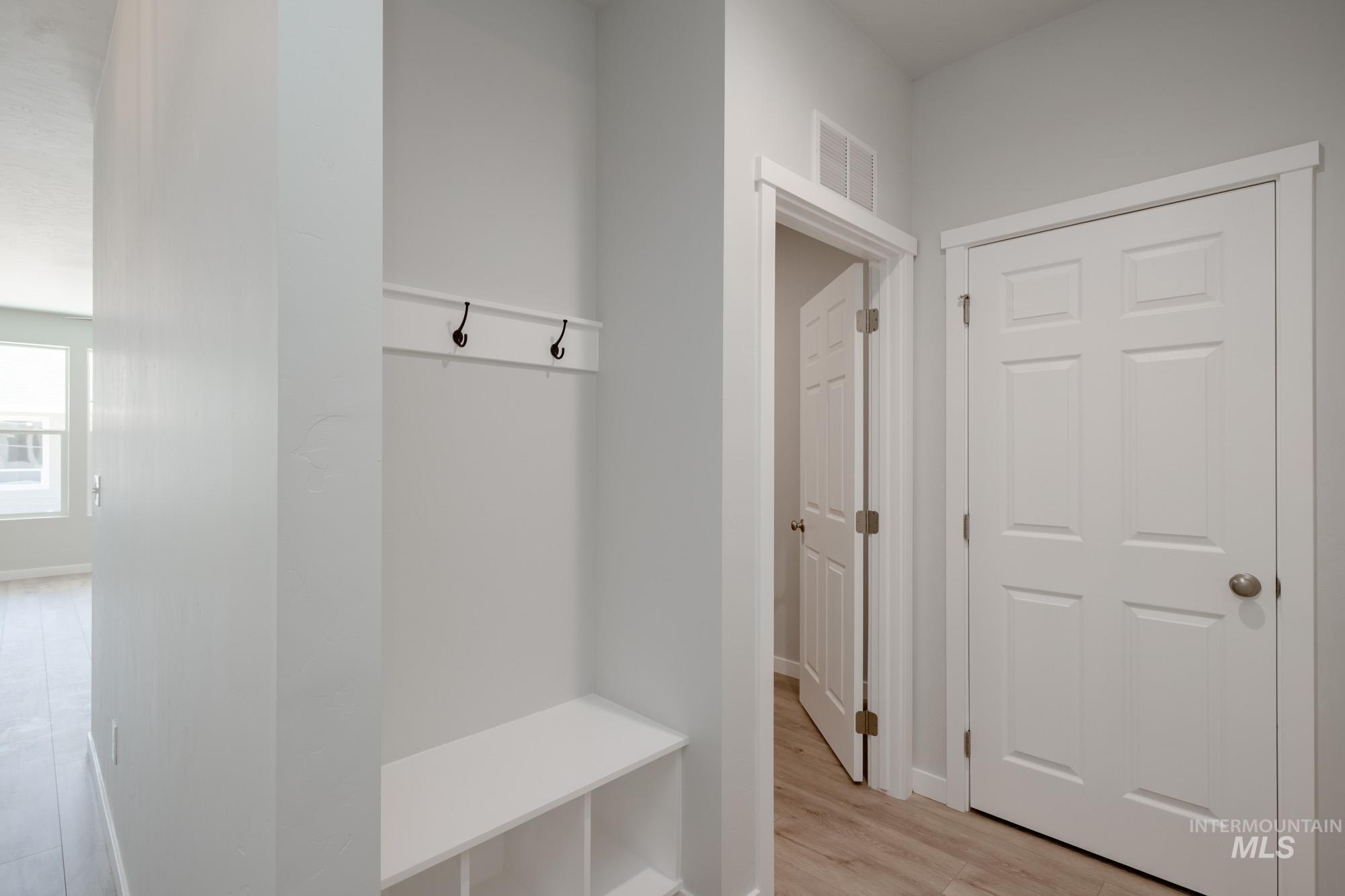 611 W Snowy Owl St, Kuna, Idaho 83634, 4 Bedrooms, 2 Bathrooms, Residential For Sale, Price $484,990,MLS 98945724