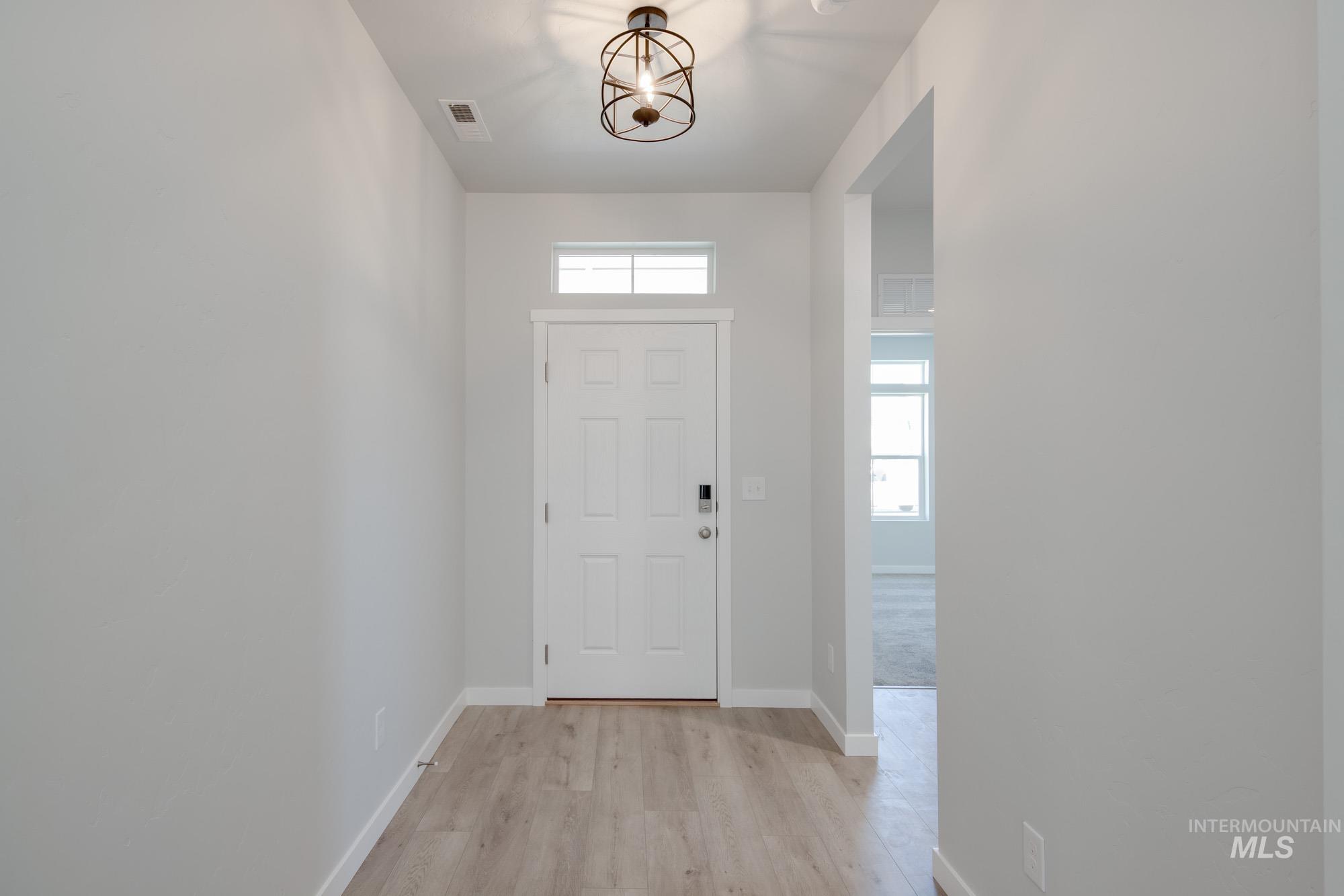 611 W Snowy Owl St, Kuna, Idaho 83634, 4 Bedrooms, 2 Bathrooms, Residential For Sale, Price $484,990,MLS 98945724