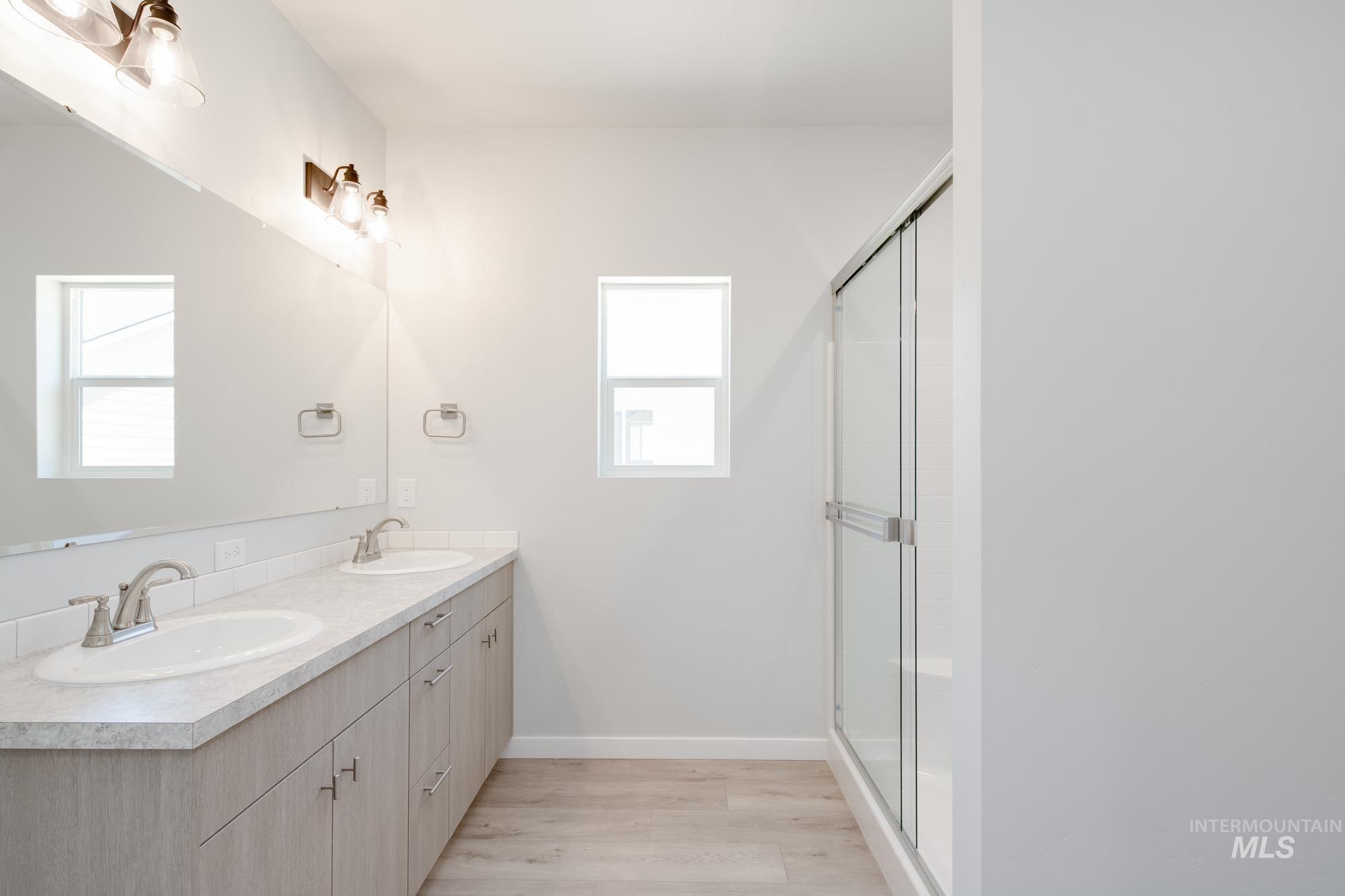 611 W Snowy Owl St, Kuna, Idaho 83634, 4 Bedrooms, 2 Bathrooms, Residential For Sale, Price $484,990,MLS 98945724