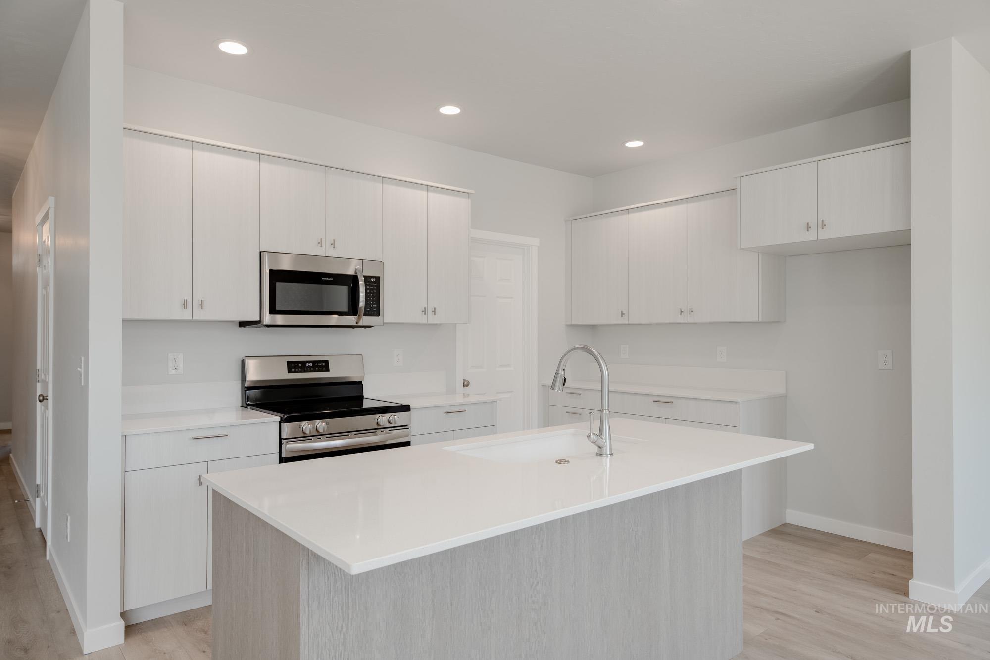 611 W Snowy Owl St, Kuna, Idaho 83634, 4 Bedrooms, 2 Bathrooms, Residential For Sale, Price $484,990,MLS 98945724