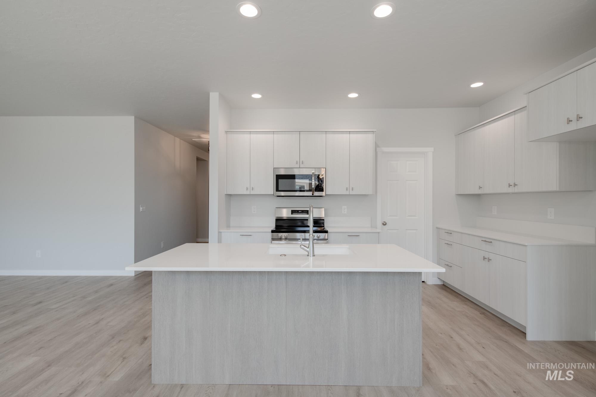 611 W Snowy Owl St, Kuna, Idaho 83634, 4 Bedrooms, 2 Bathrooms, Residential For Sale, Price $484,990,MLS 98945724