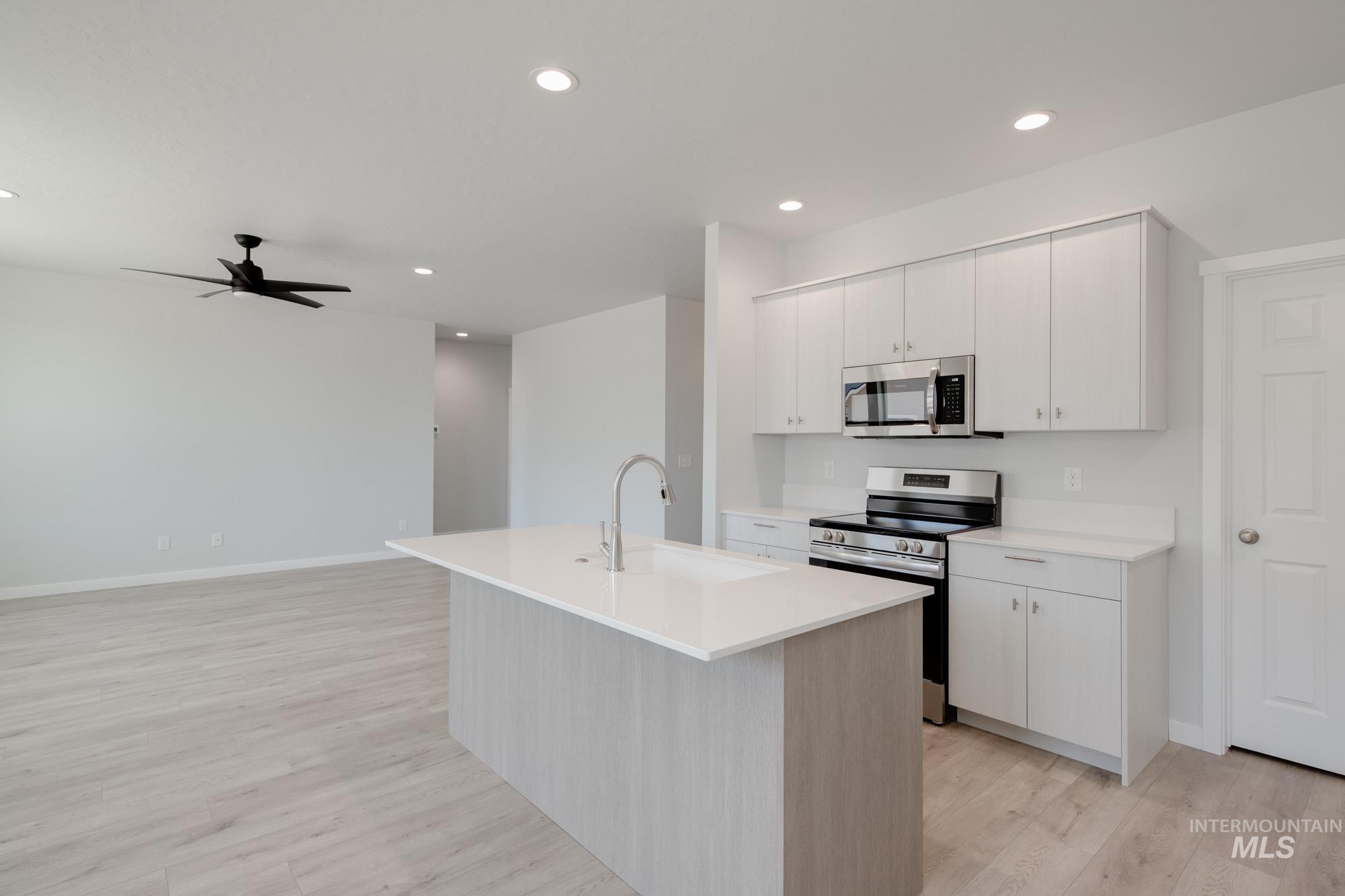 611 W Snowy Owl St, Kuna, Idaho 83634, 4 Bedrooms, 2 Bathrooms, Residential For Sale, Price $484,990,MLS 98945724