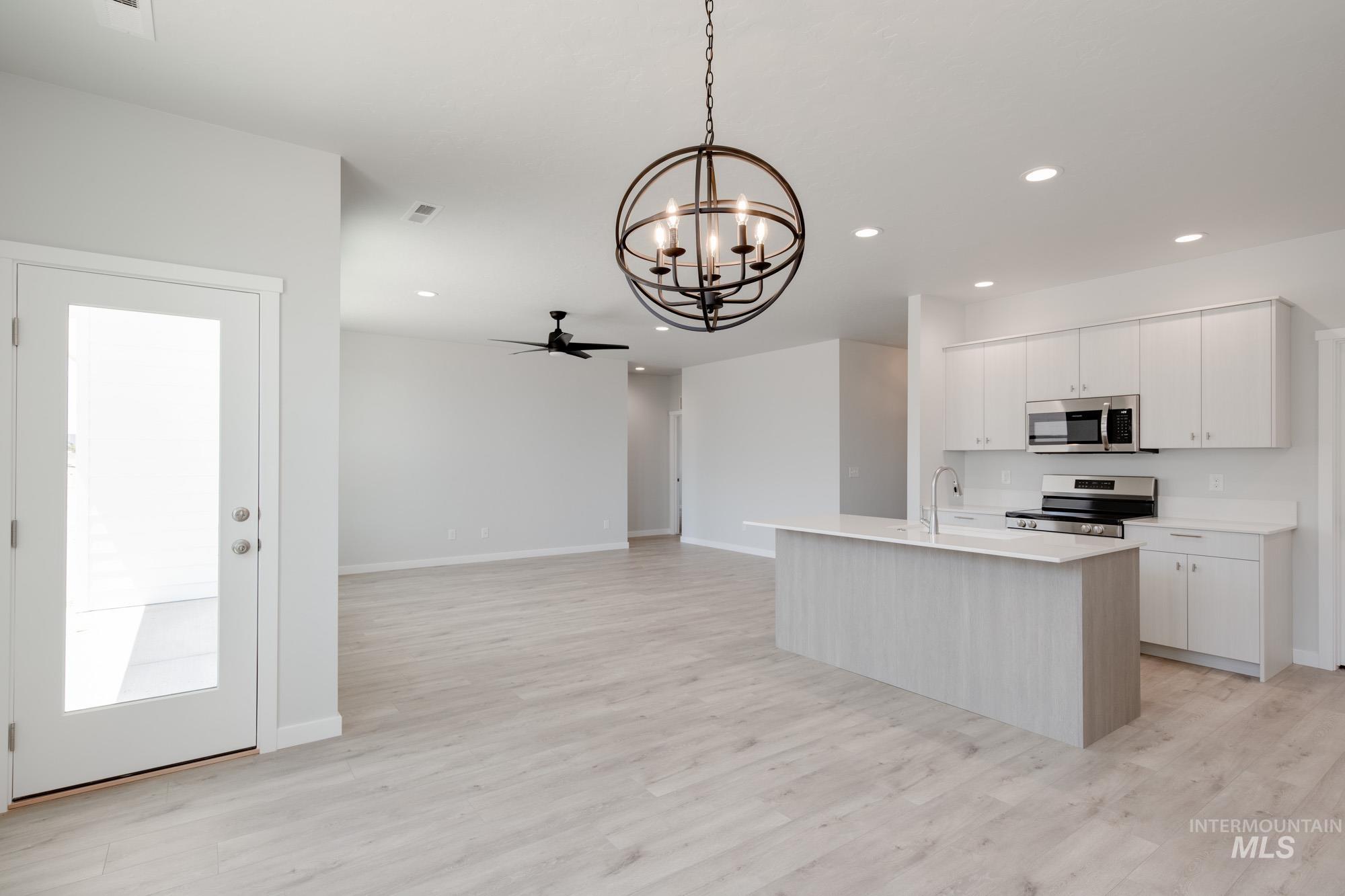 611 W Snowy Owl St, Kuna, Idaho 83634, 4 Bedrooms, 2 Bathrooms, Residential For Sale, Price $484,990,MLS 98945724