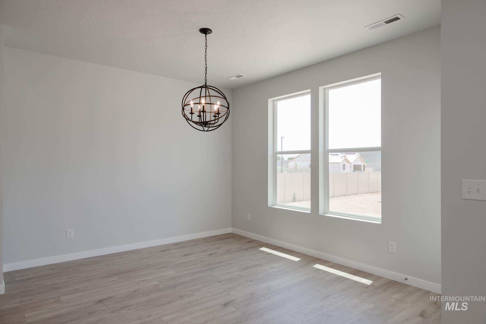 611 W Snowy Owl St, Kuna, Idaho 83634, 4 Bedrooms, 2 Bathrooms, Residential For Sale, Price $484,990,MLS 98945724