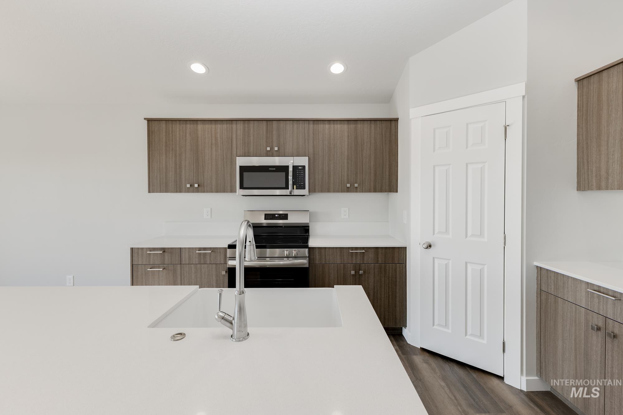 1436 N Coltsfoot Ave, Kuna, Idaho 83634, 3 Bedrooms, 2 Bathrooms, Residential For Sale, Price $399,990,MLS 98945737