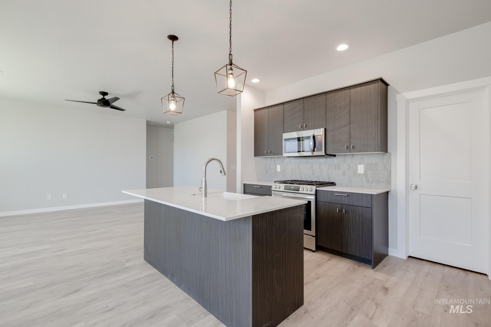 6410 S Banded Eagle Way, Boise, Idaho 83709, 4 Bedrooms, 2 Bathrooms, Residential For Sale, Price $584,990,MLS 98945741