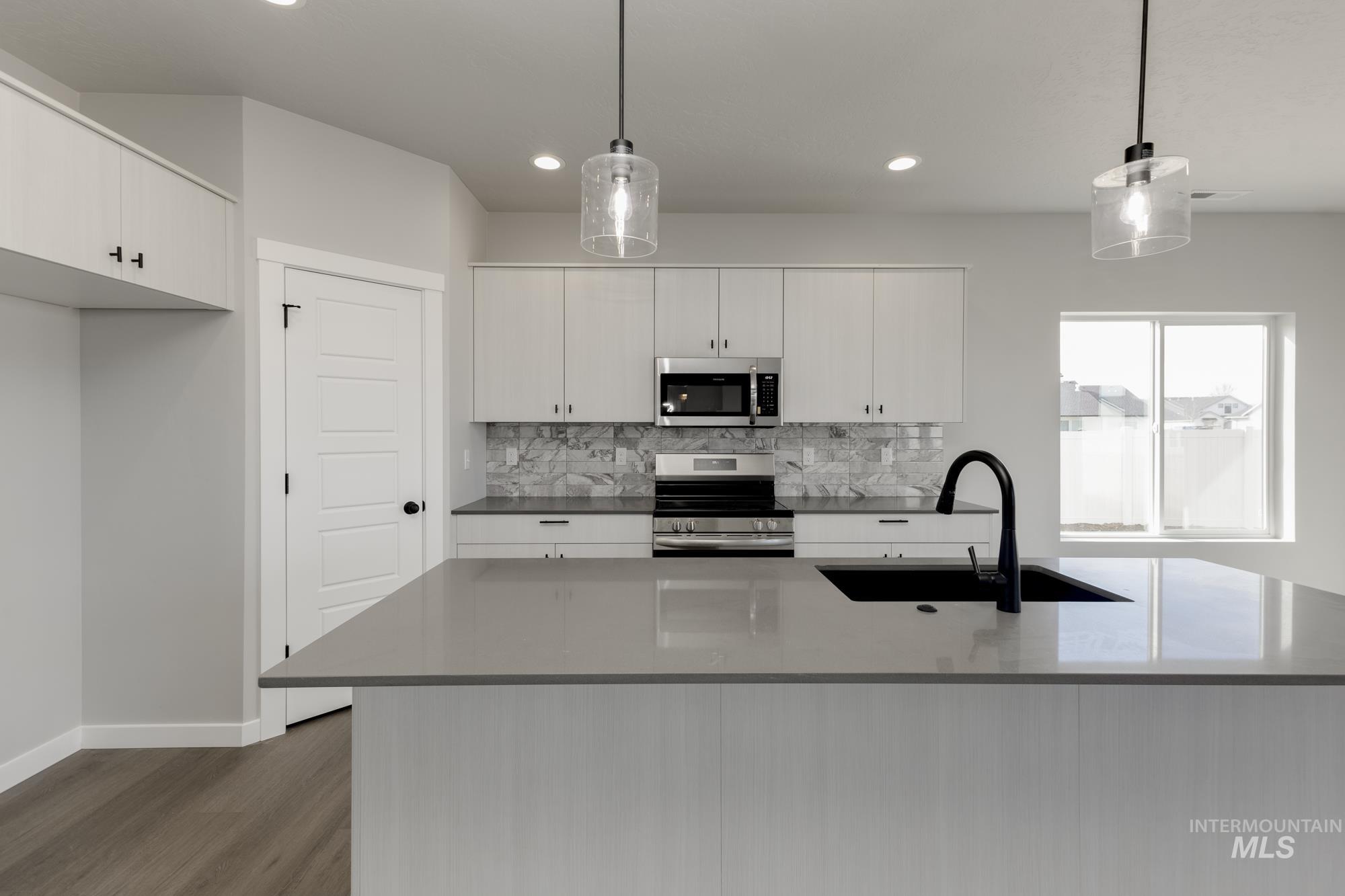 13726 Oliver Street, Caldwell, Idaho 83607, 4 Bedrooms, 3 Bathrooms, Residential For Sale, Price $514,990,MLS 98945775