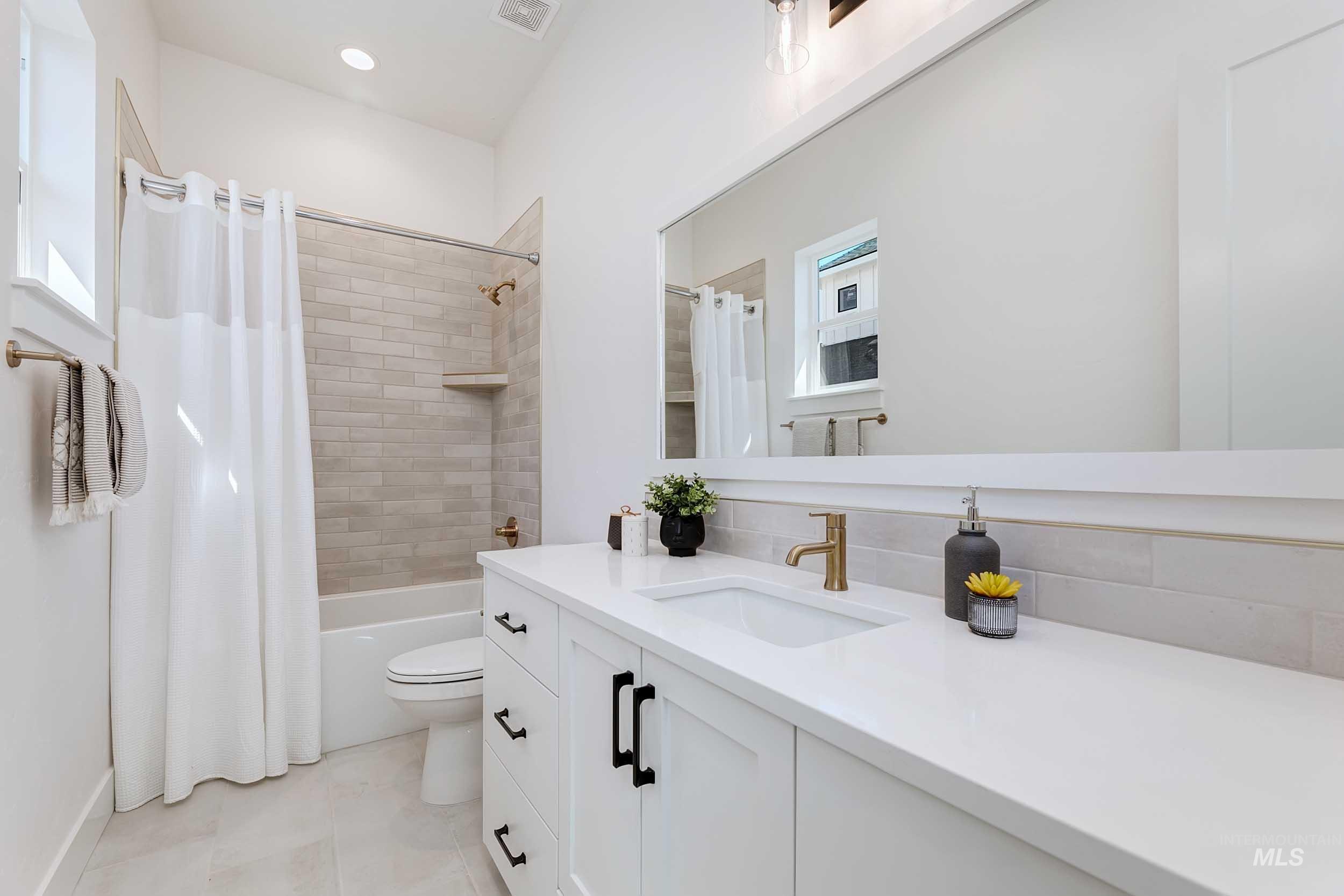 2158 N Annadale Ave., Eagle, Idaho 83616, 4 Bedrooms, 3.5 Bathrooms, Residential For Sale, Price $1,189,999,MLS 98945919