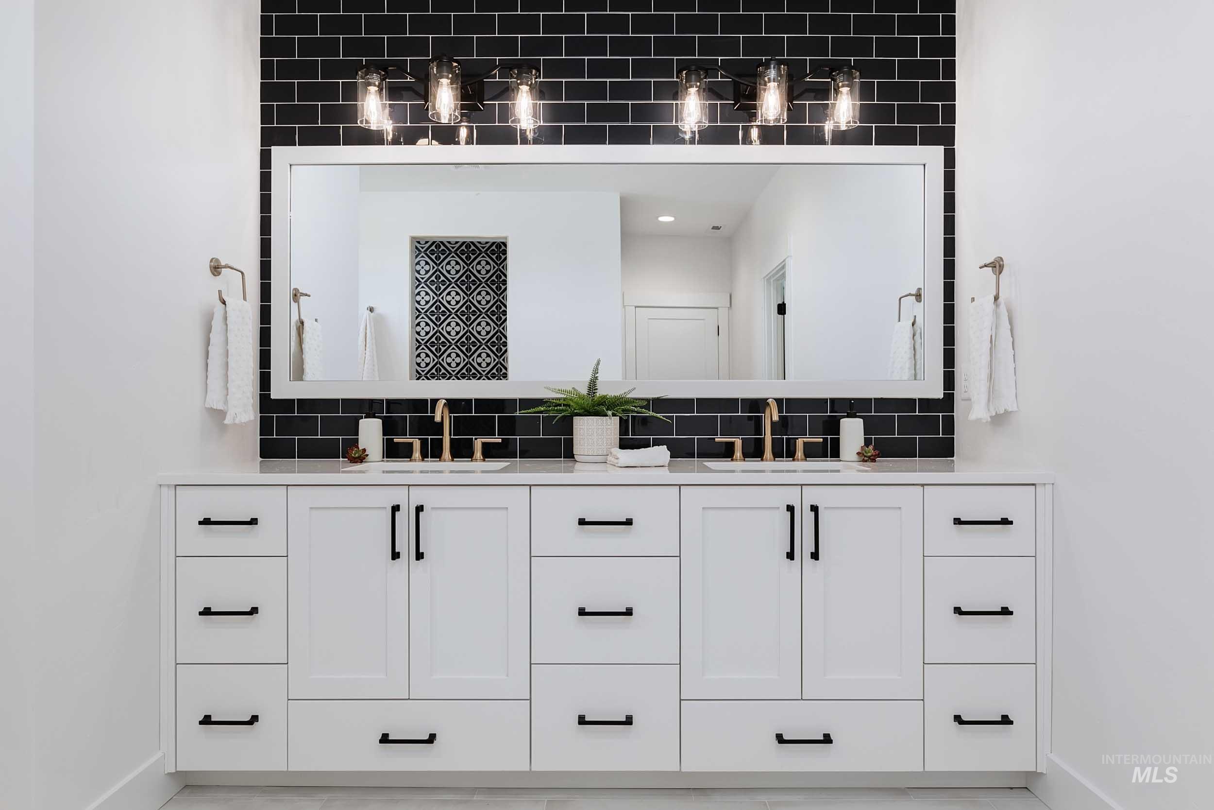 2158 N Annadale Ave., Eagle, Idaho 83616, 4 Bedrooms, 3.5 Bathrooms, Residential For Sale, Price $1,189,999,MLS 98945919