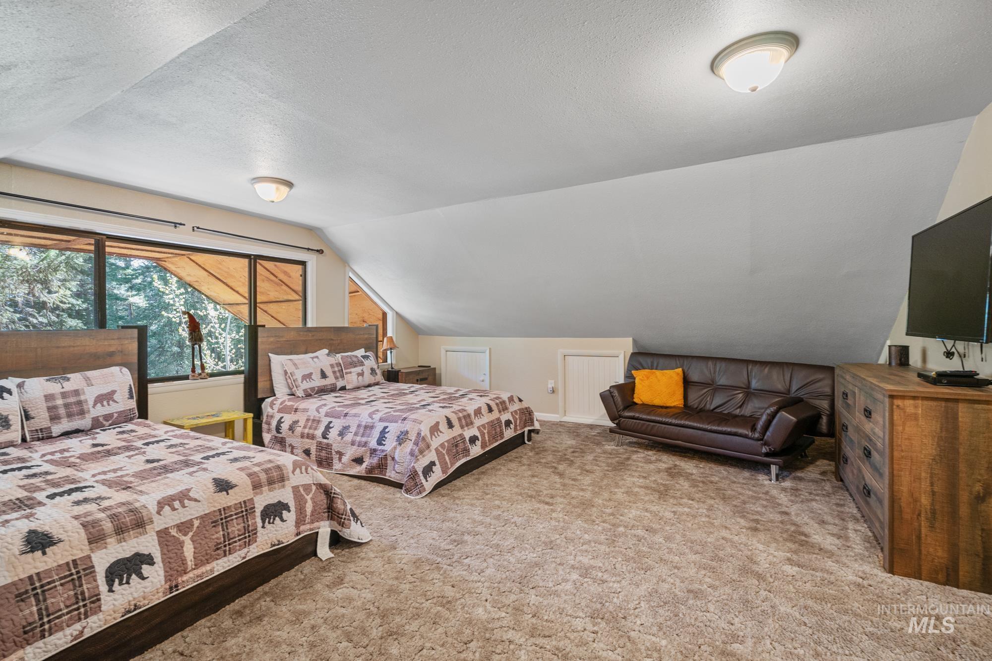 17 Stony Brook Lane, Garden Valley, Idaho 83622, 3 Bedrooms, 3 Bathrooms, Residential For Sale, Price $729,900, 98945965