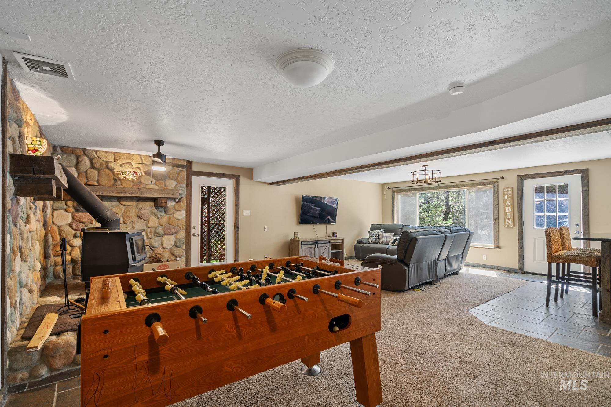 17 Stony Brook Lane, Garden Valley, Idaho 83622, 3 Bedrooms, 3 Bathrooms, Residential For Sale, Price $729,900, 98945965