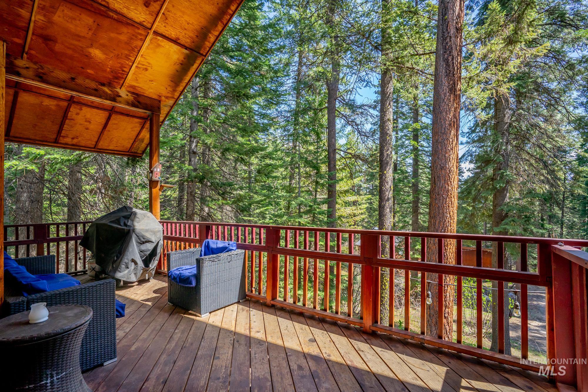 17 Stony Brook Lane, Garden Valley, Idaho 83622, 3 Bedrooms, 3 Bathrooms, Residential For Sale, Price $729,900, 98945965