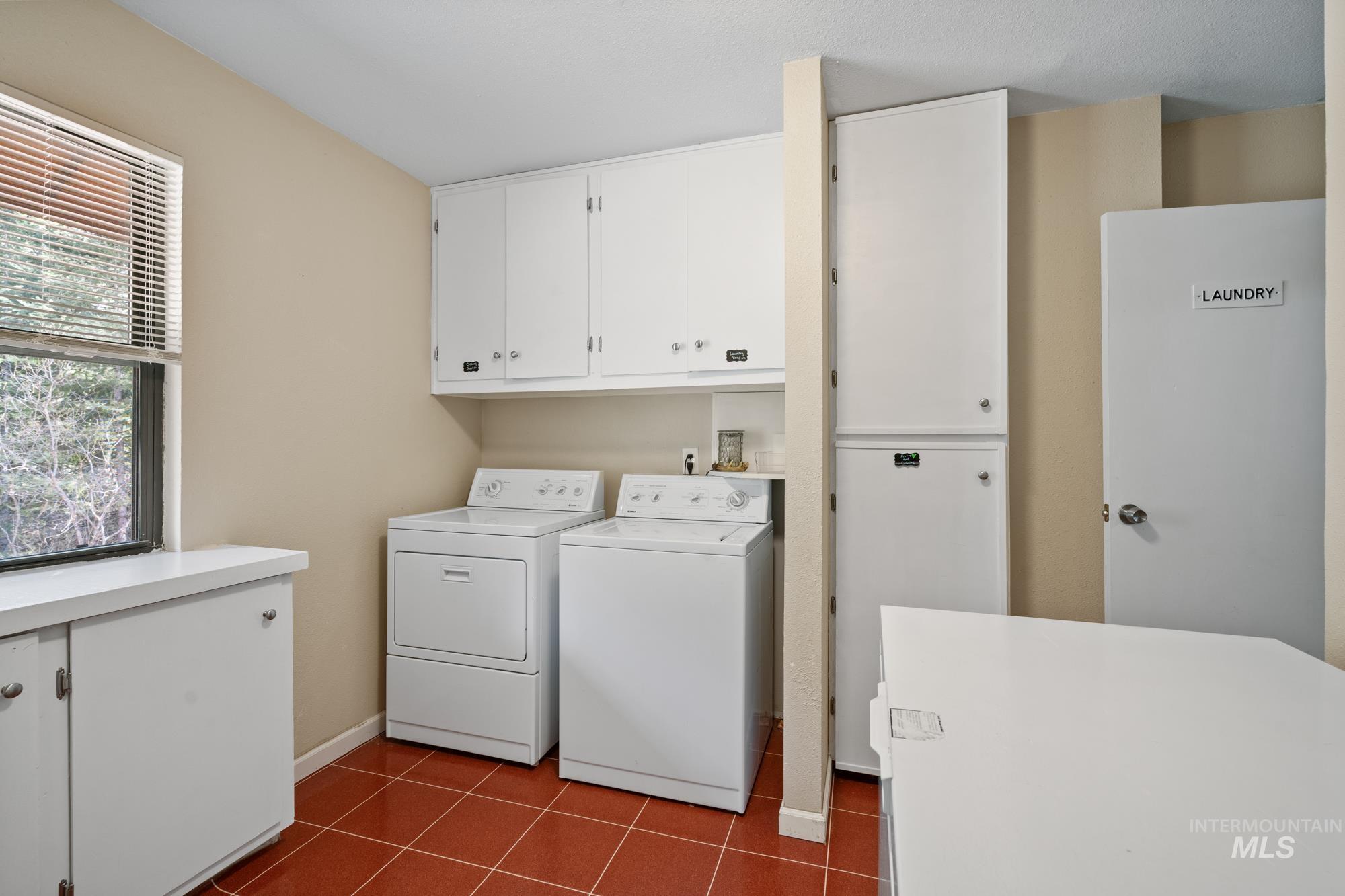 17 Stony Brook Lane, Garden Valley, Idaho 83622, 3 Bedrooms, 3 Bathrooms, Residential For Sale, Price $729,900, 98945965