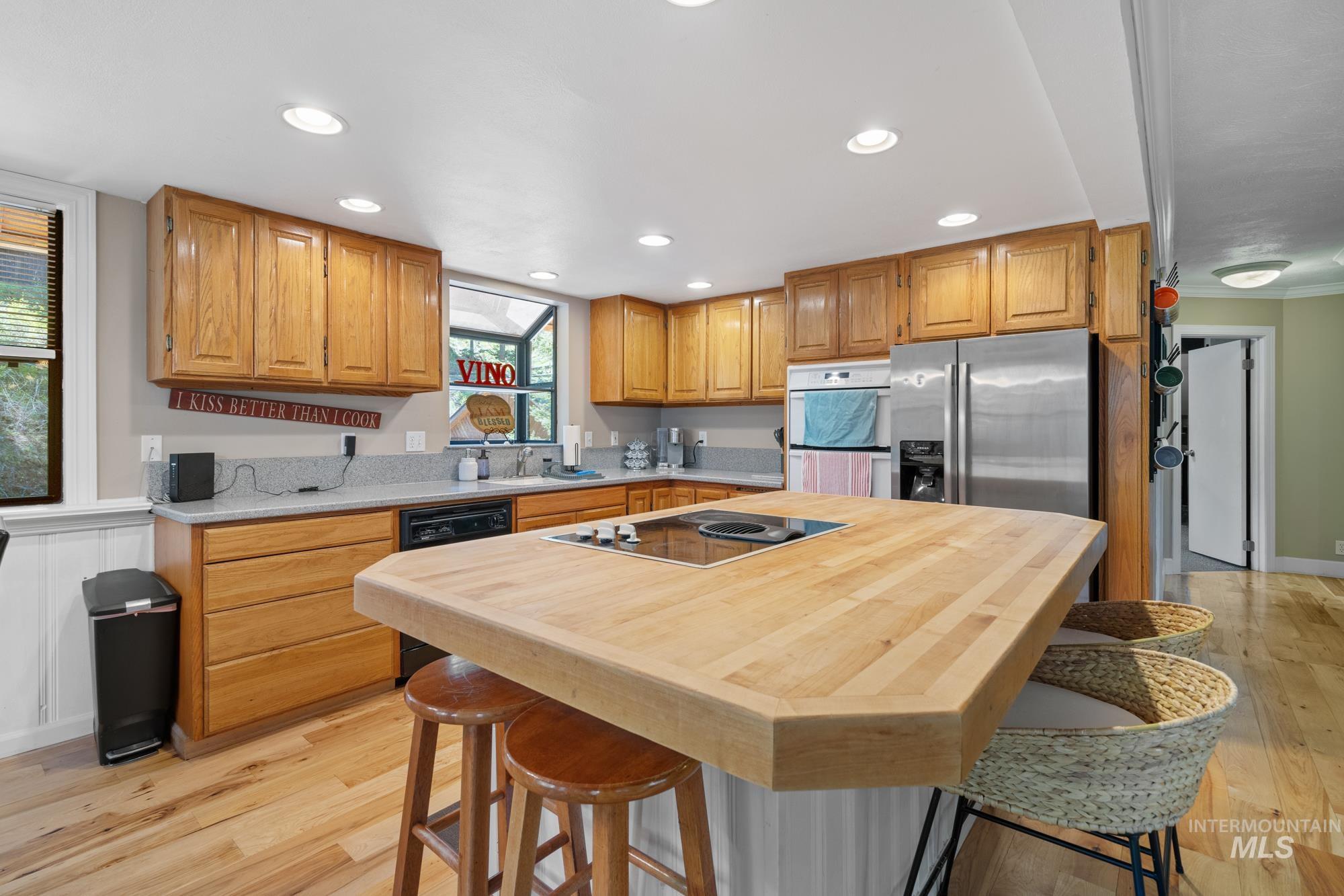 17 Stony Brook Lane, Garden Valley, Idaho 83622, 3 Bedrooms, 3 Bathrooms, Residential For Sale, Price $729,900, 98945965