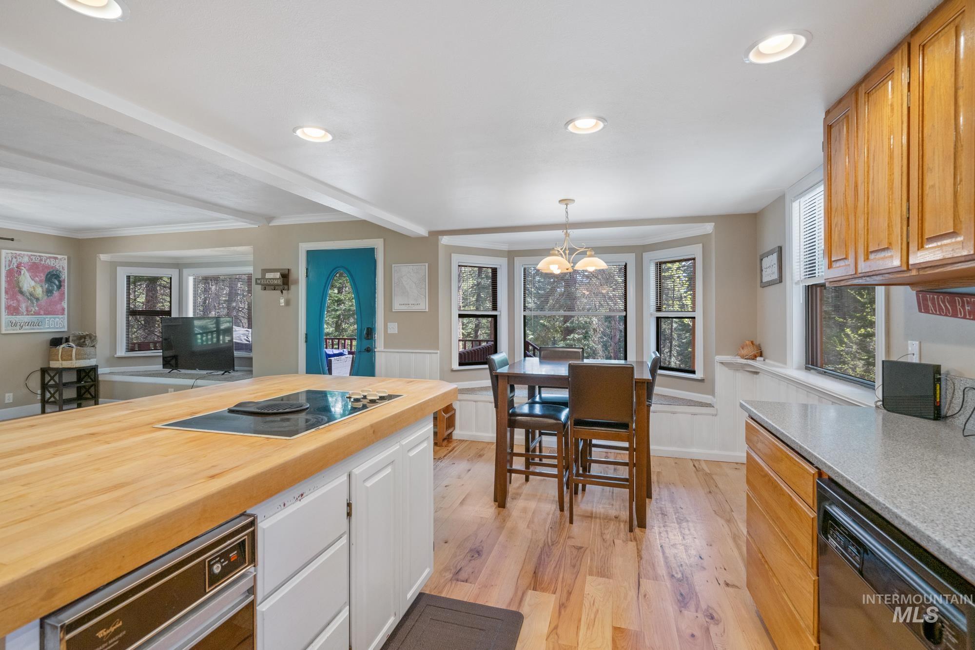 17 Stony Brook Lane, Garden Valley, Idaho 83622, 3 Bedrooms, 3 Bathrooms, Residential For Sale, Price $729,900, 98945965