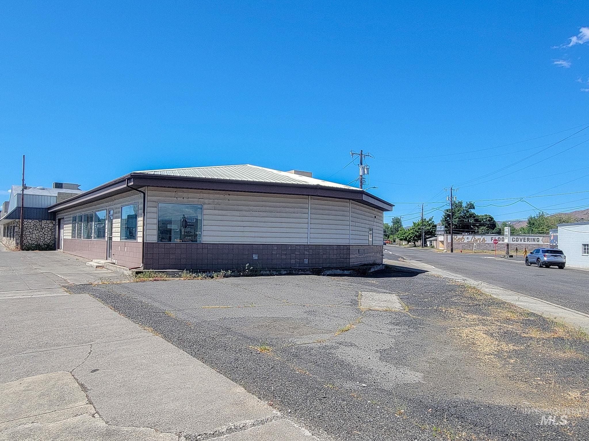 400 Diagonal, Clarkston, Washington 99403, Business/Commercial For Sale, Price $399,900,MLS 98945990