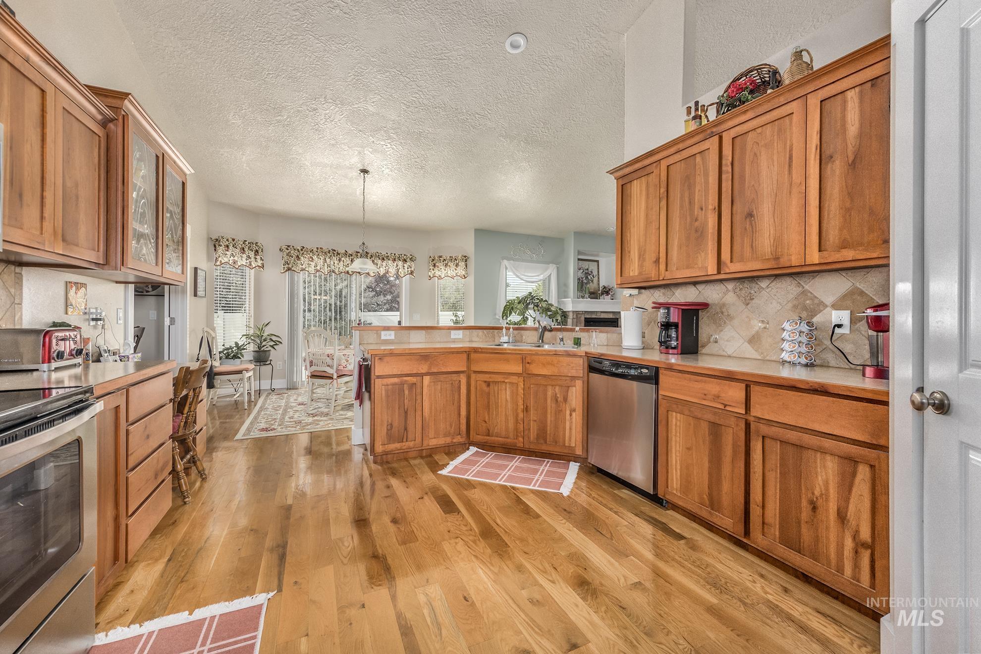 420 W Indianhead Rd, Weiser, Idaho 83672, 3 Bedrooms, 2 Bathrooms, Residential For Sale, Price $519,000,MLS 98946229